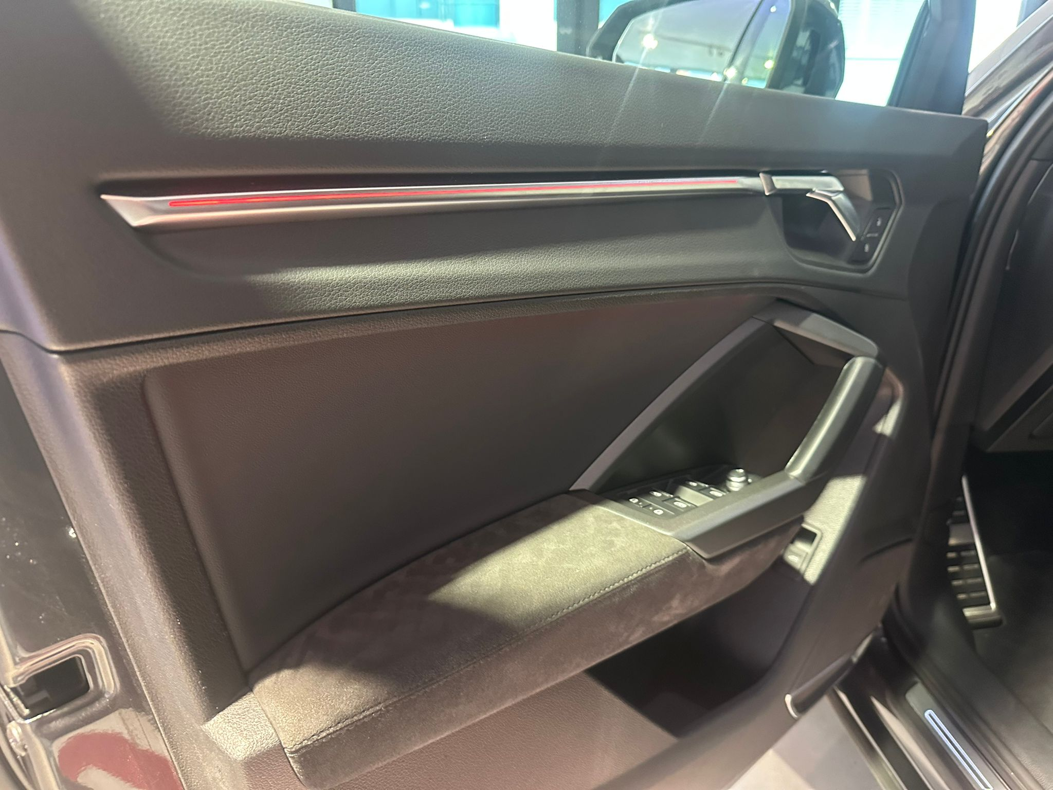 listing desktop thumbnail image 13