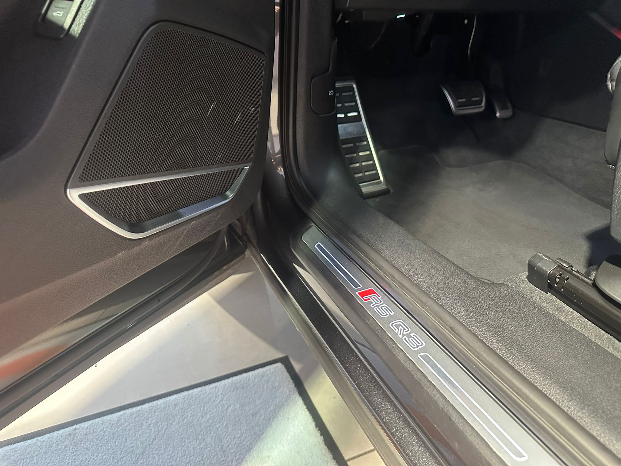 listing desktop thumbnail image 14