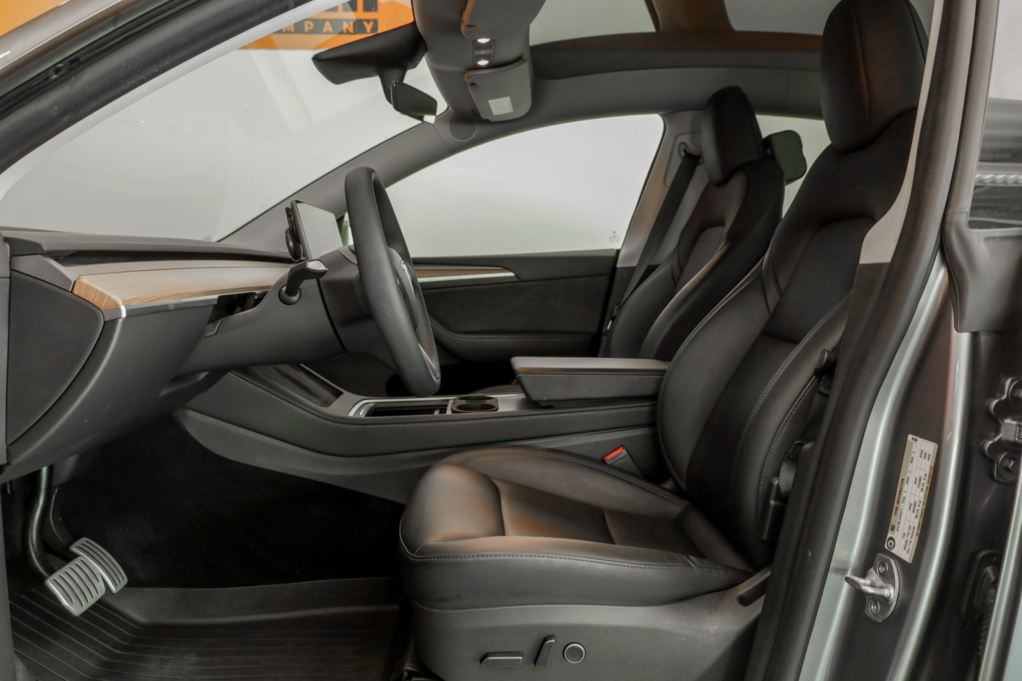 listing desktop thumbnail image 10