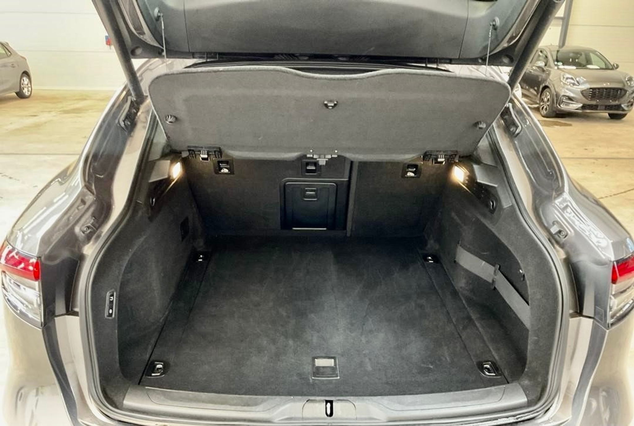 listing desktop thumbnail image 3