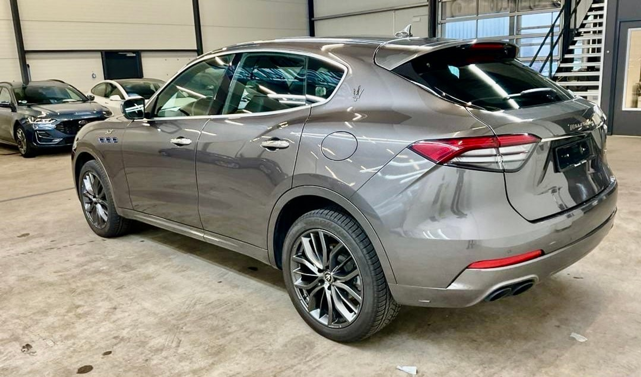 listing desktop thumbnail image 1