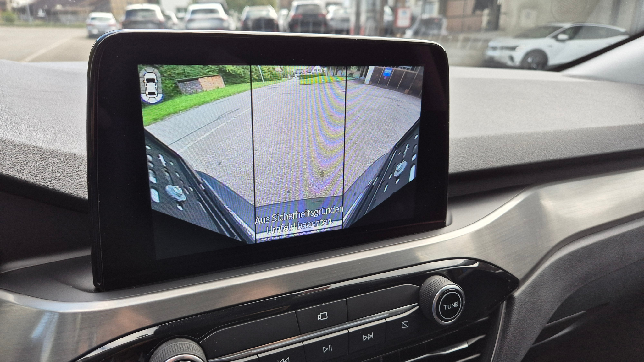 listing desktop thumbnail image 16