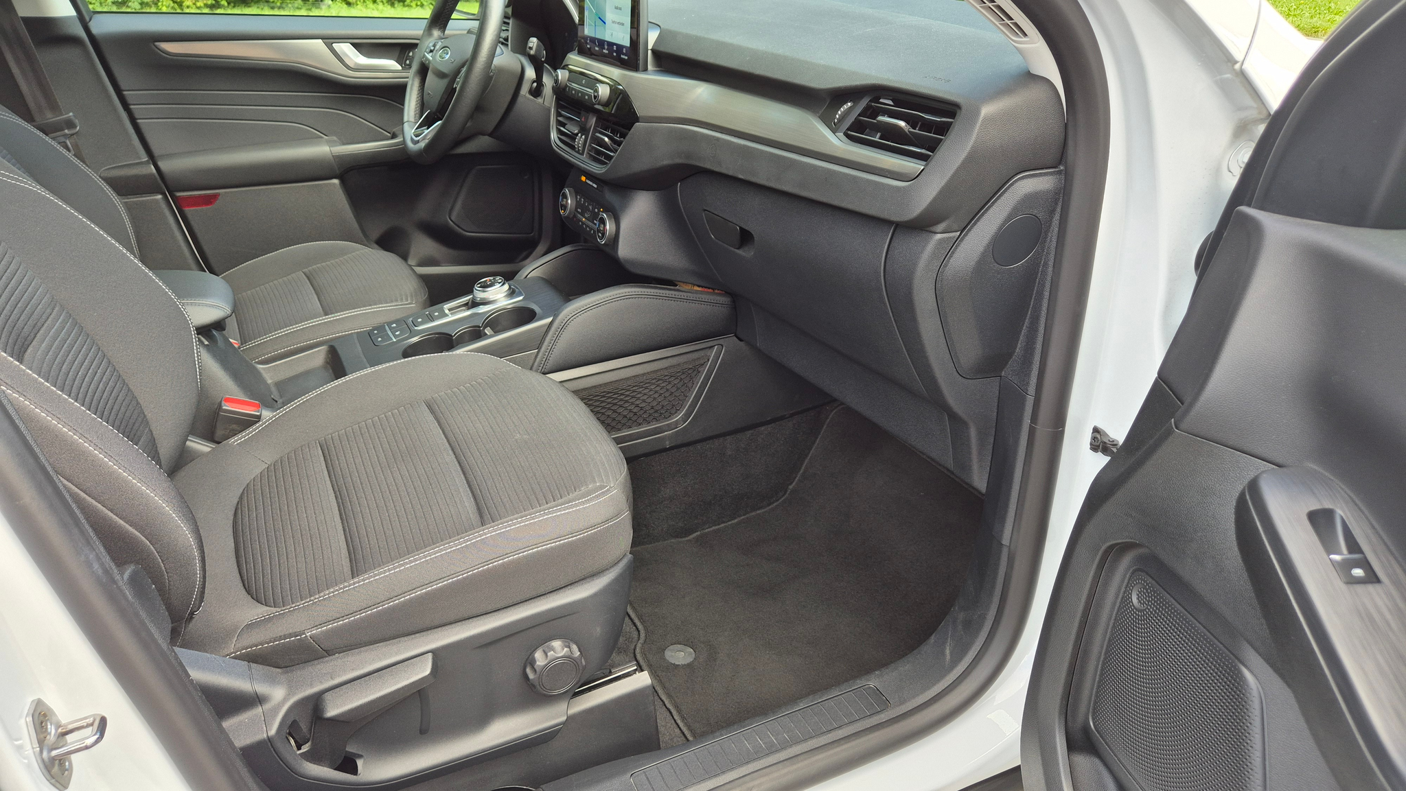 listing desktop thumbnail image 12