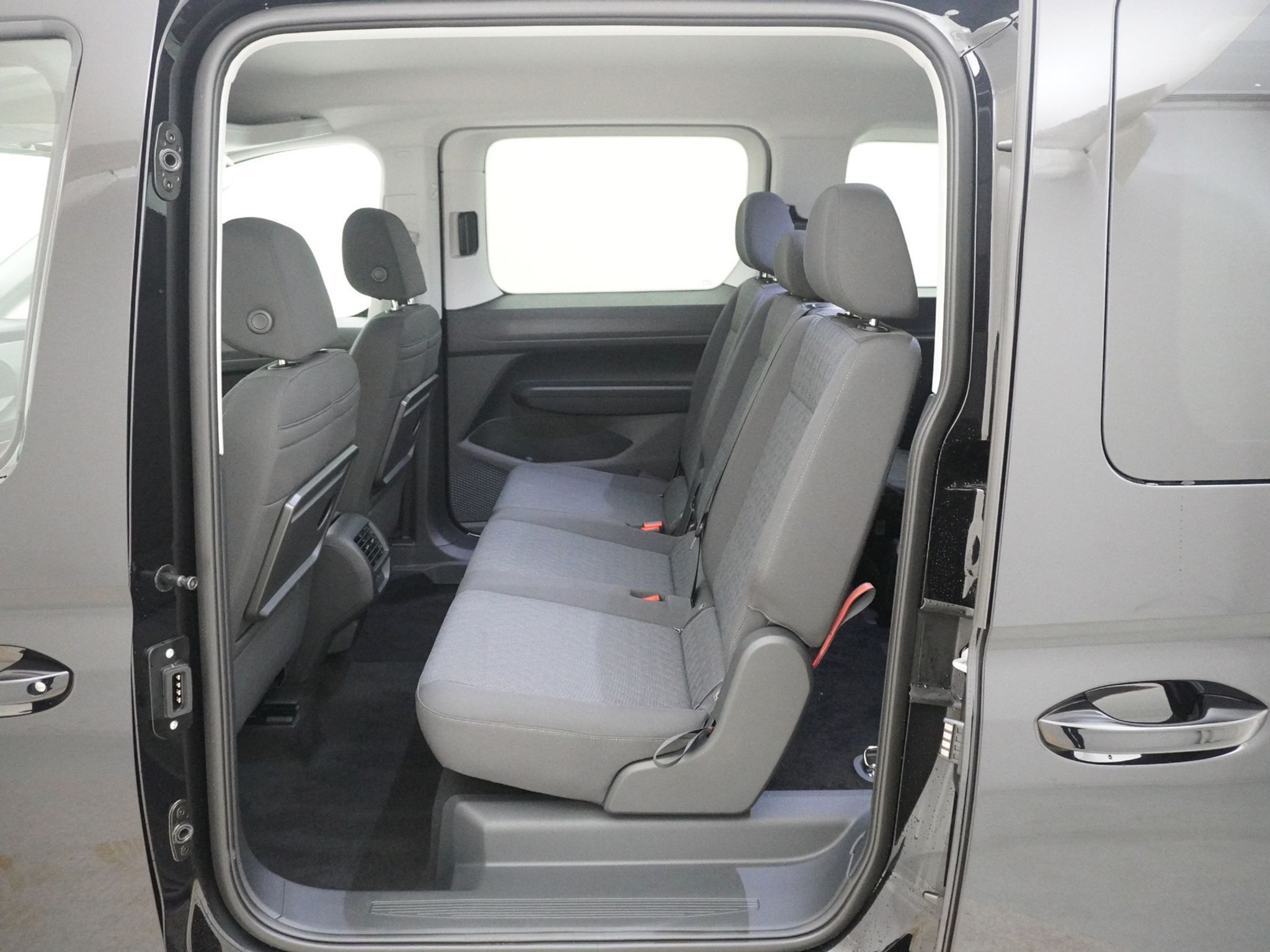 listing desktop thumbnail image 14