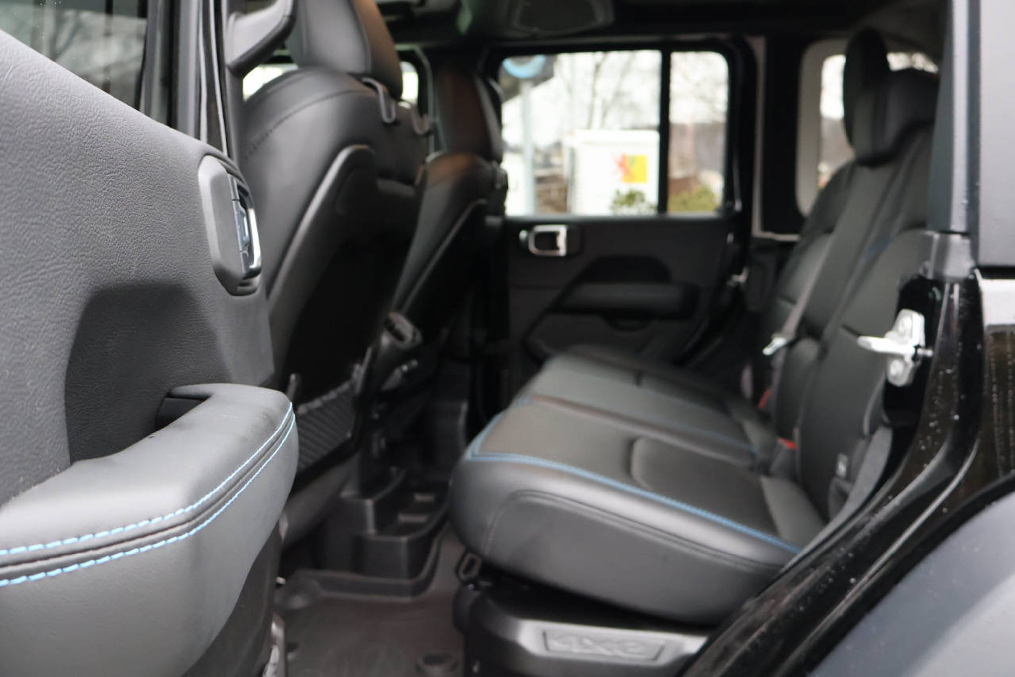 listing desktop thumbnail image 13