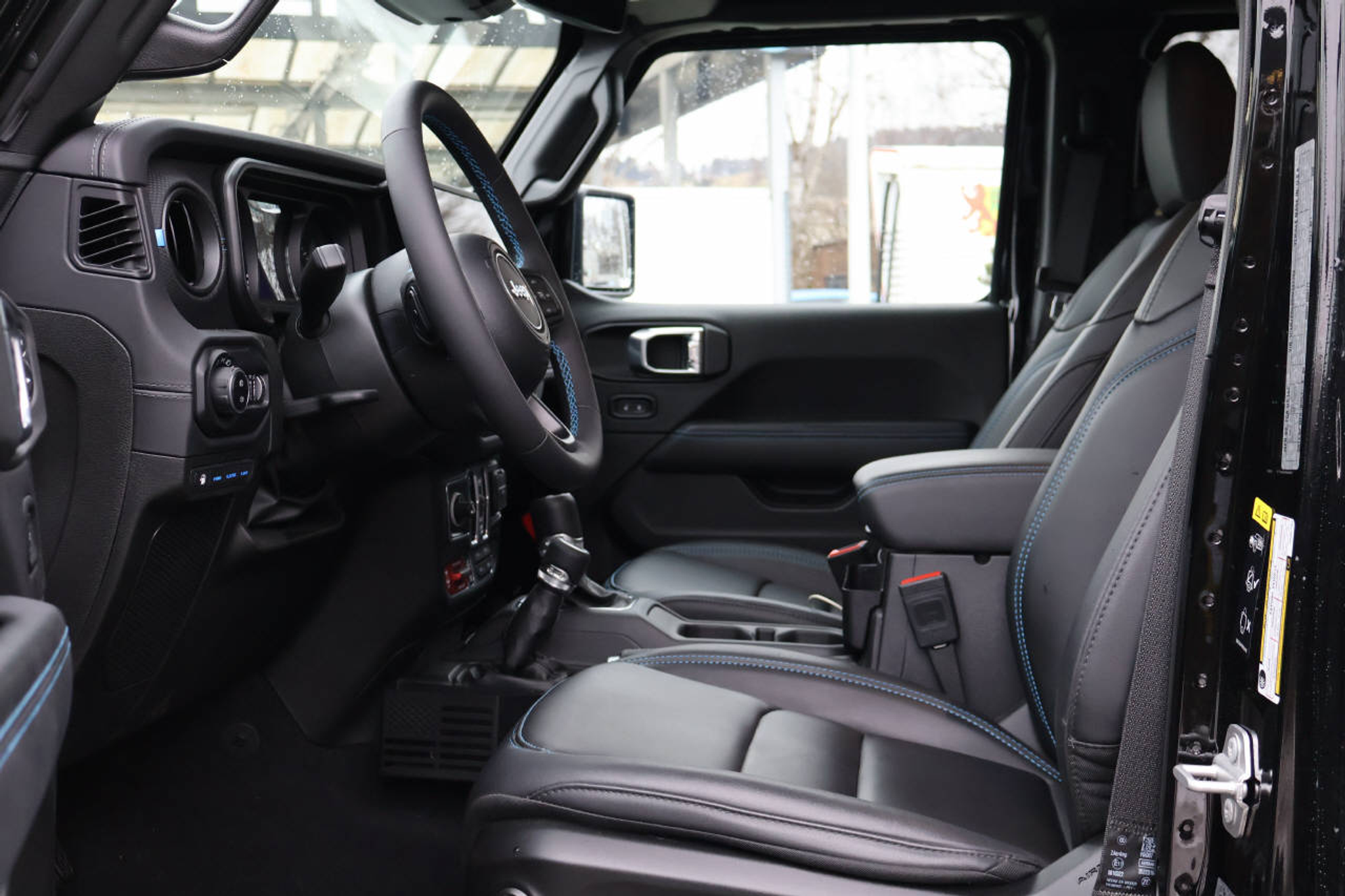 listing desktop thumbnail image 9