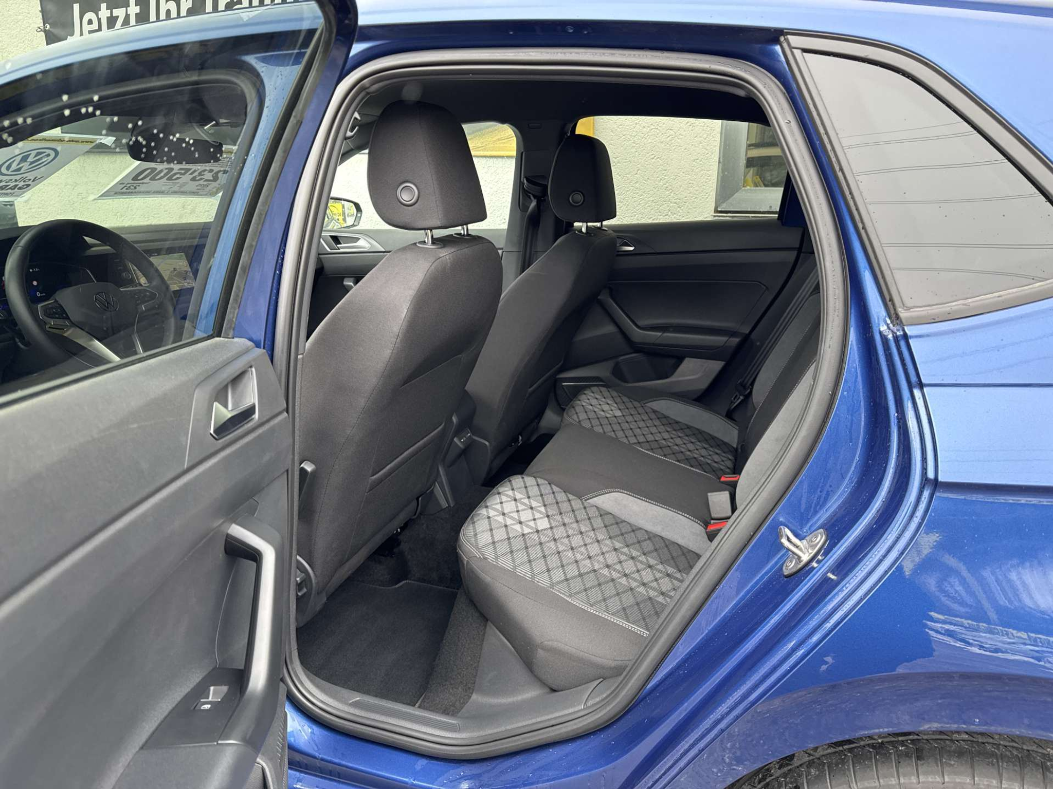 listing desktop thumbnail image 7