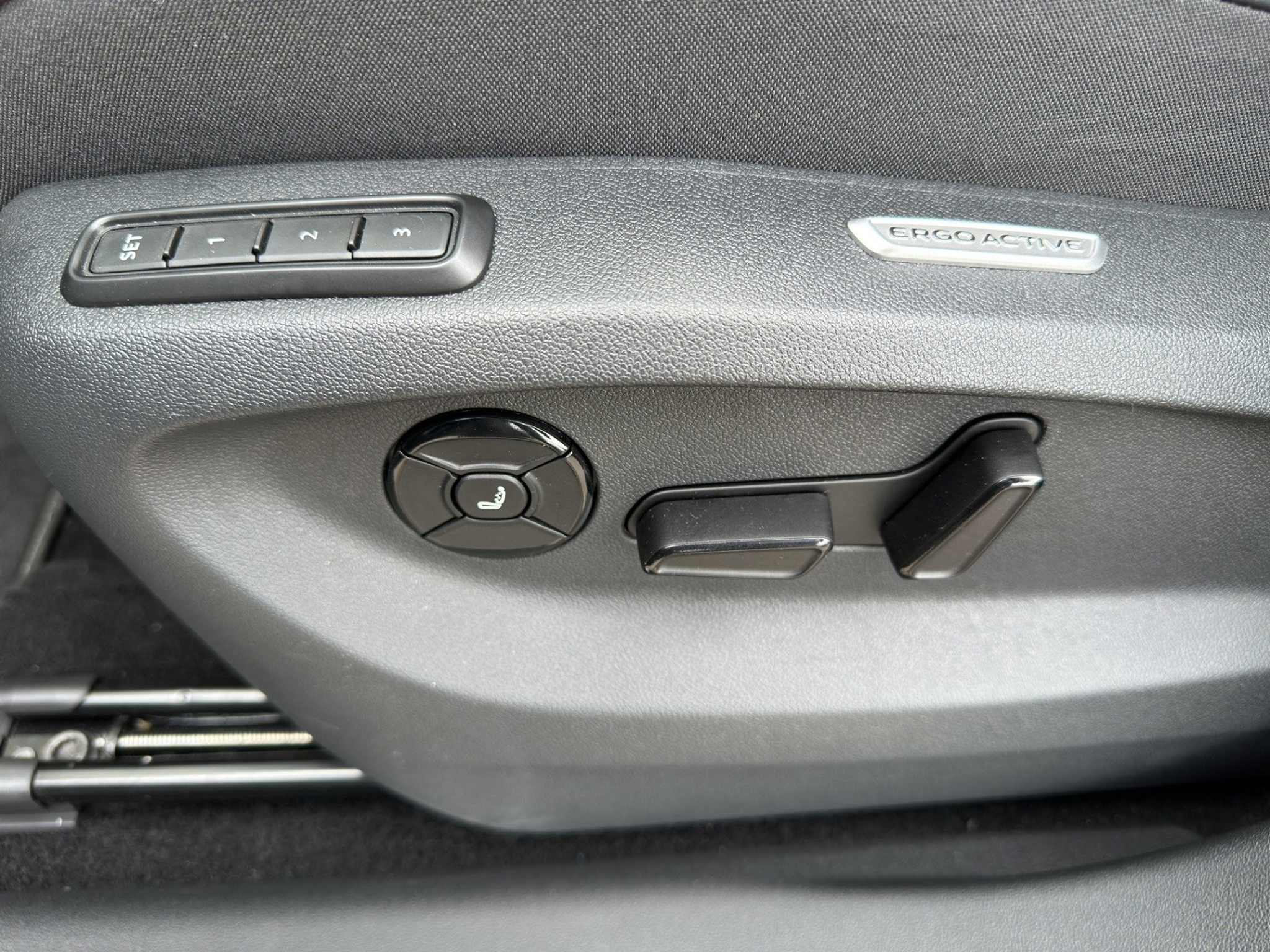 listing desktop thumbnail image 15