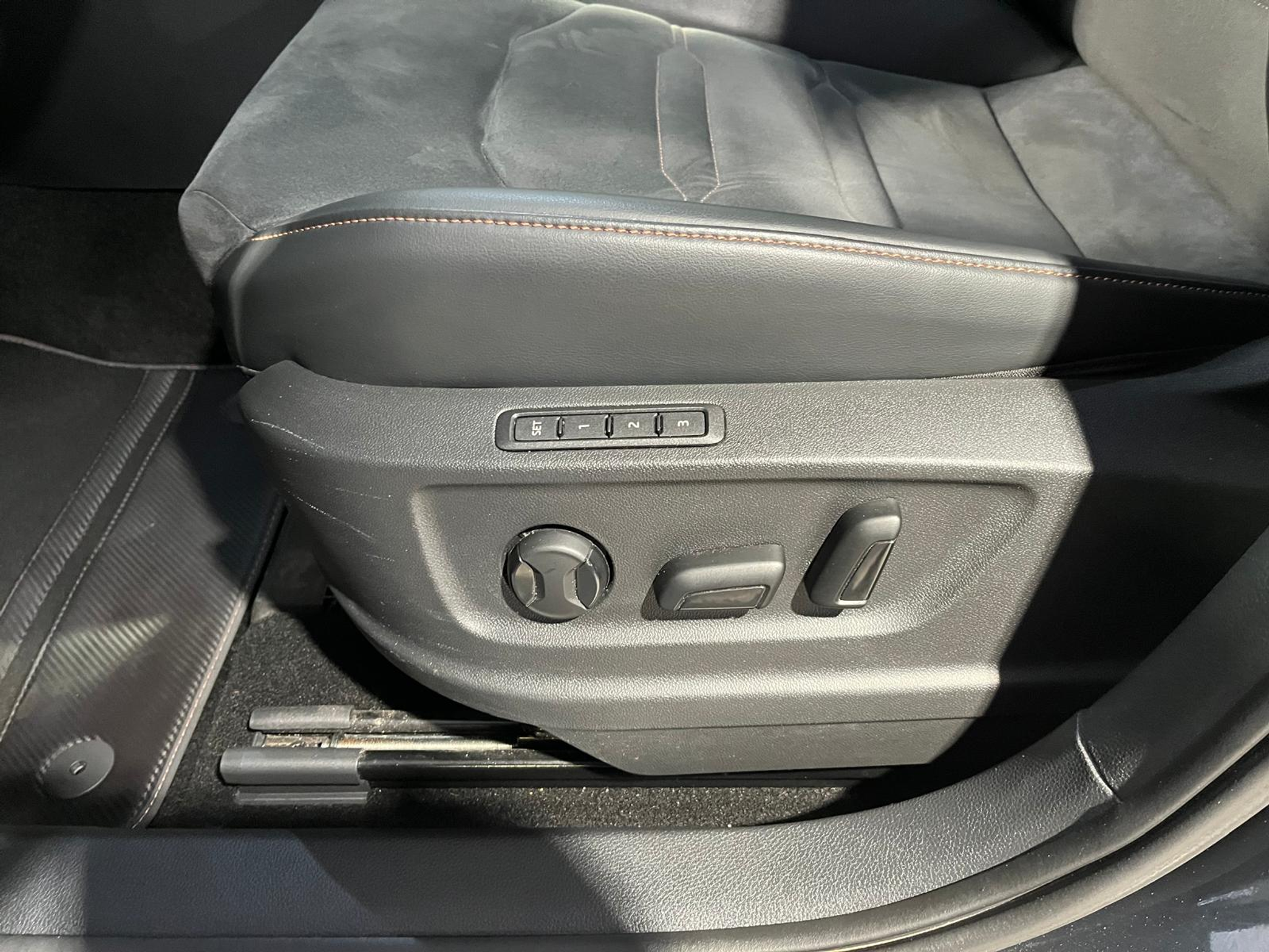 listing desktop thumbnail image 13