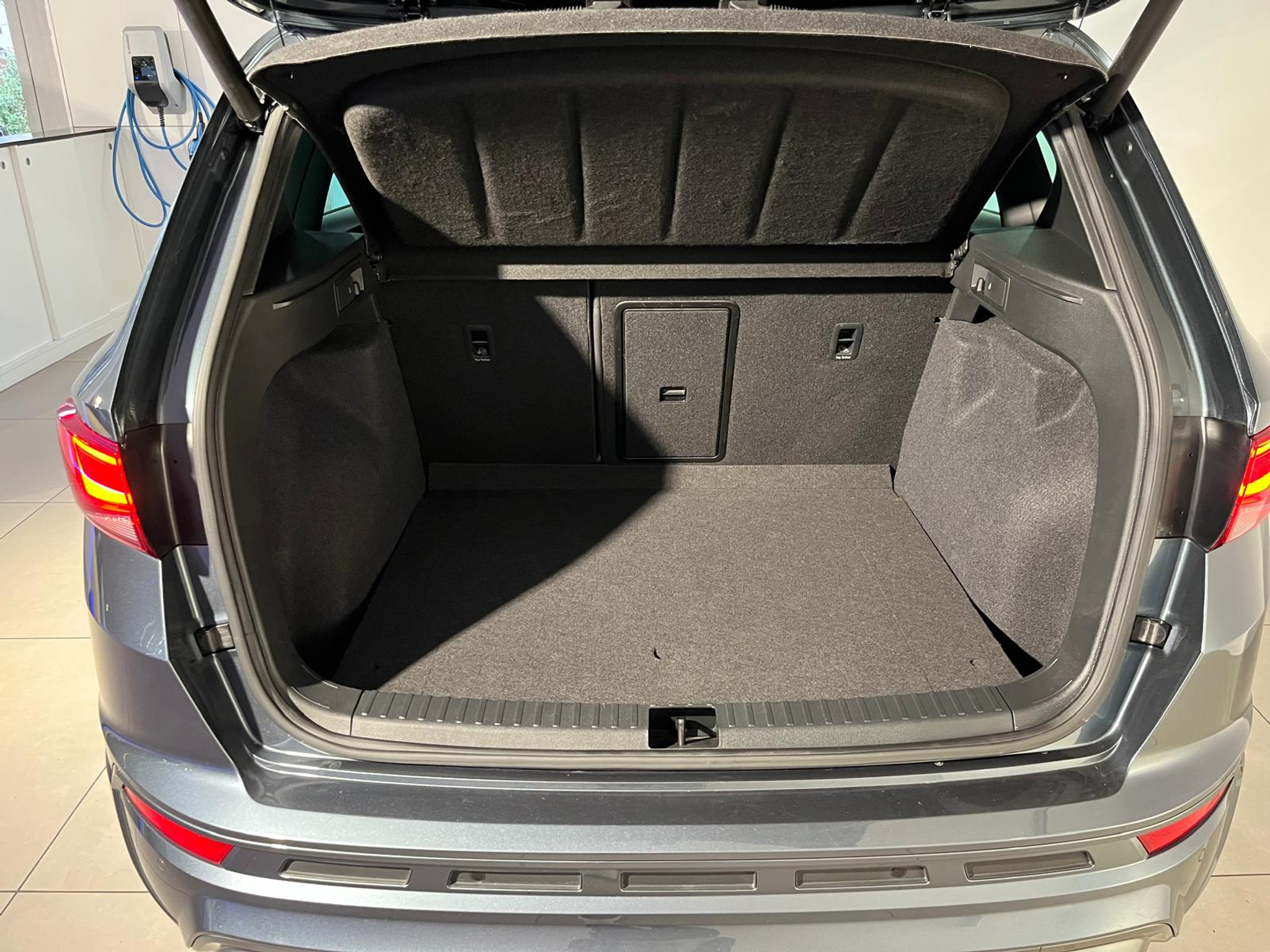 listing desktop thumbnail image 4