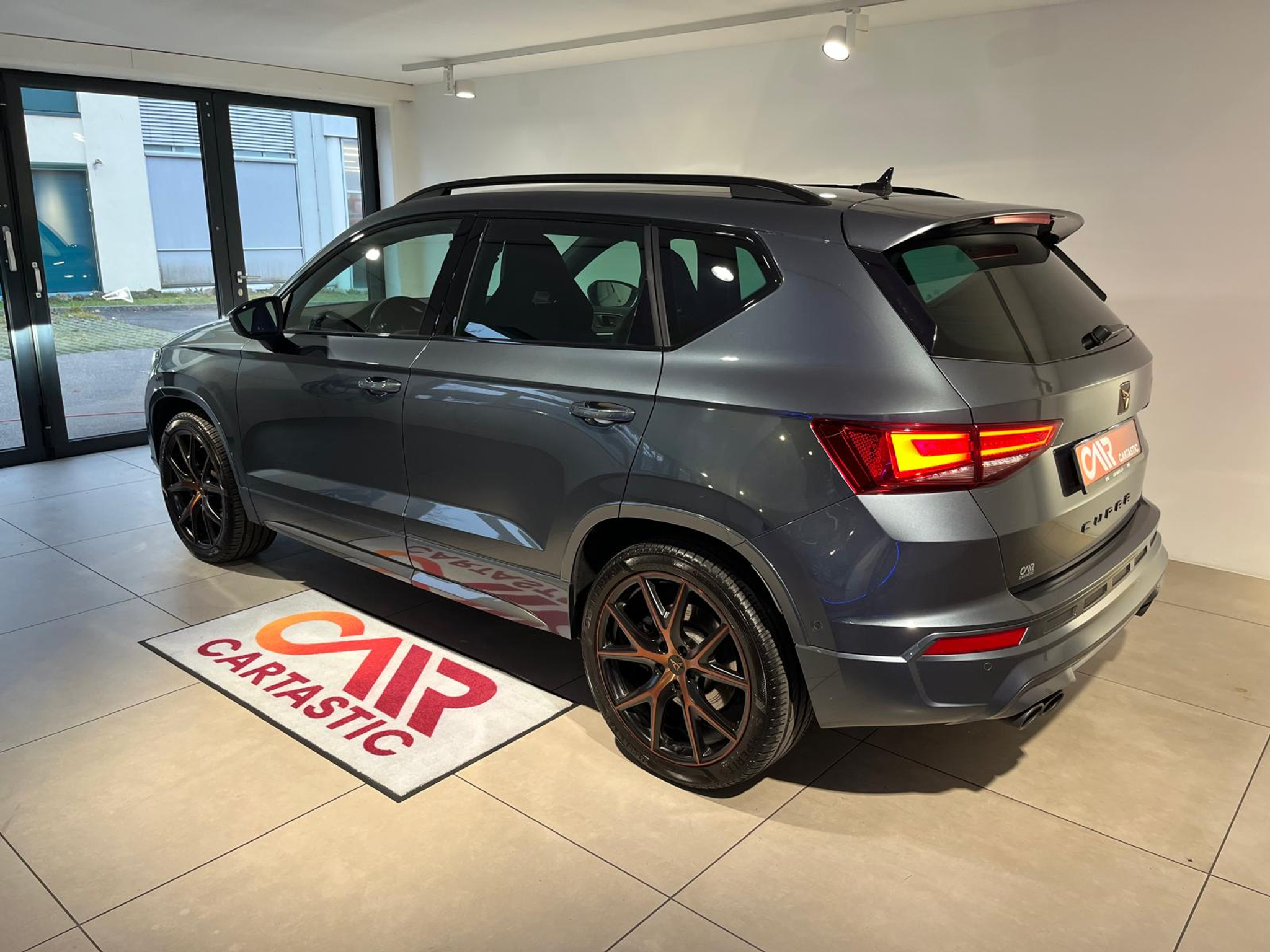 listing desktop thumbnail image 2