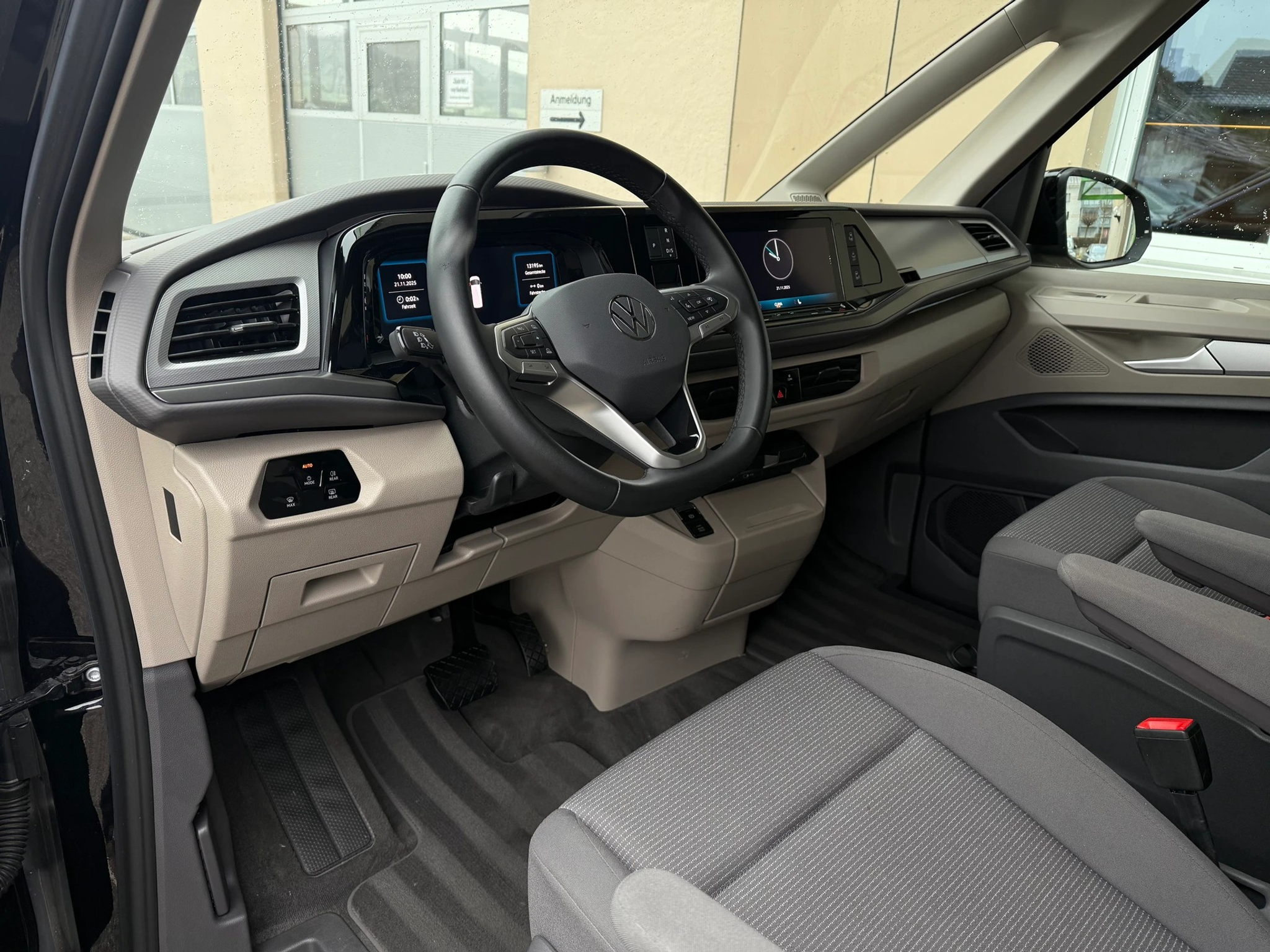 listing desktop thumbnail image 9