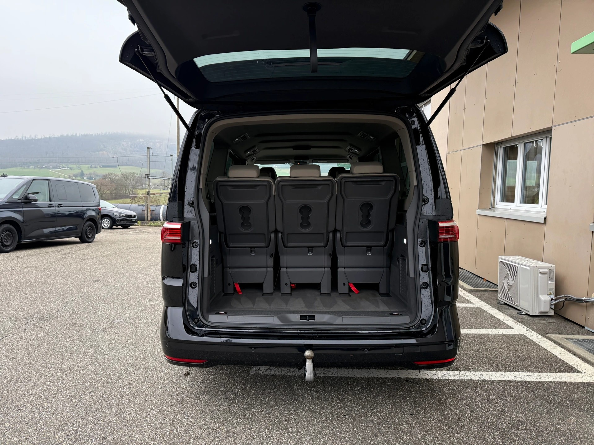 listing desktop thumbnail image 23