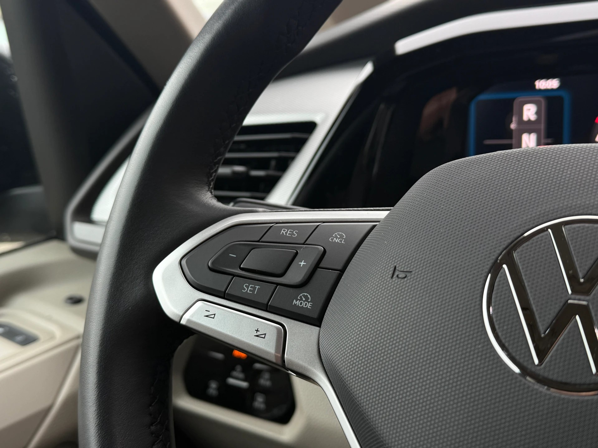 listing desktop thumbnail image 18