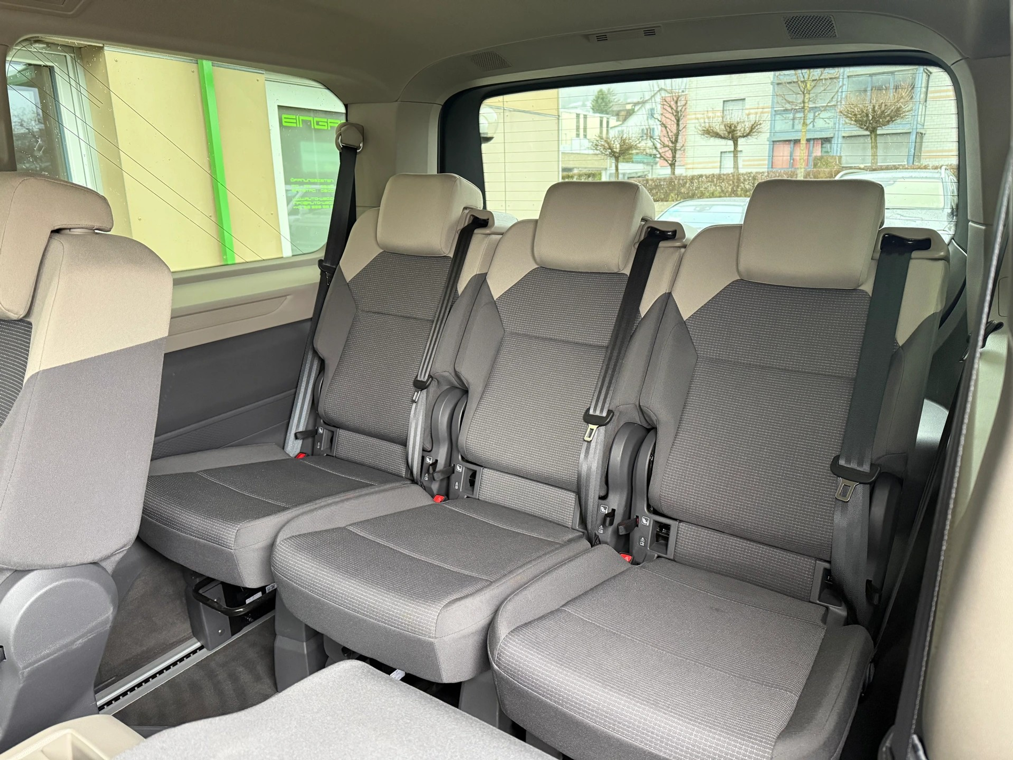 listing desktop thumbnail image 22