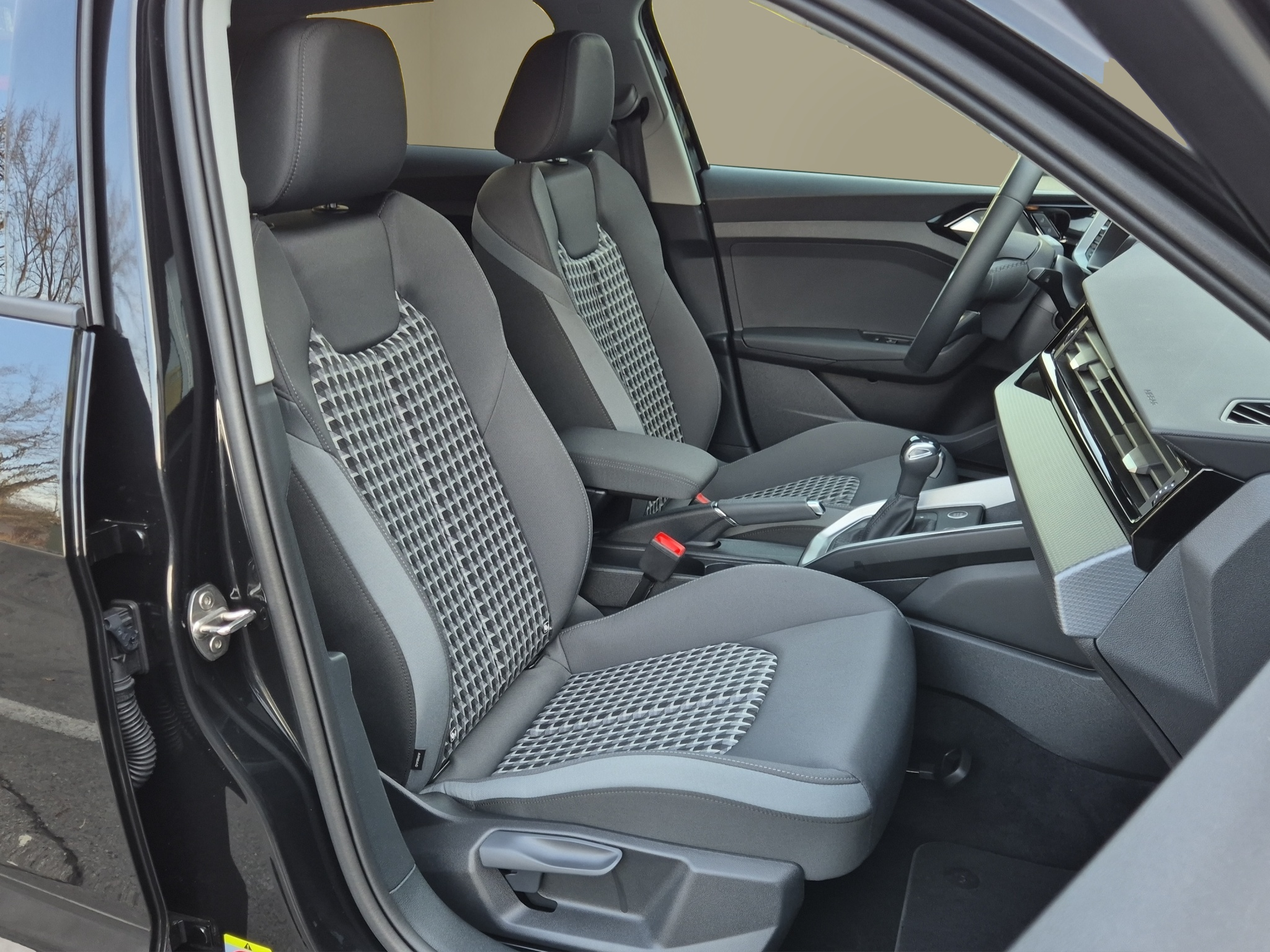 listing desktop thumbnail image 14