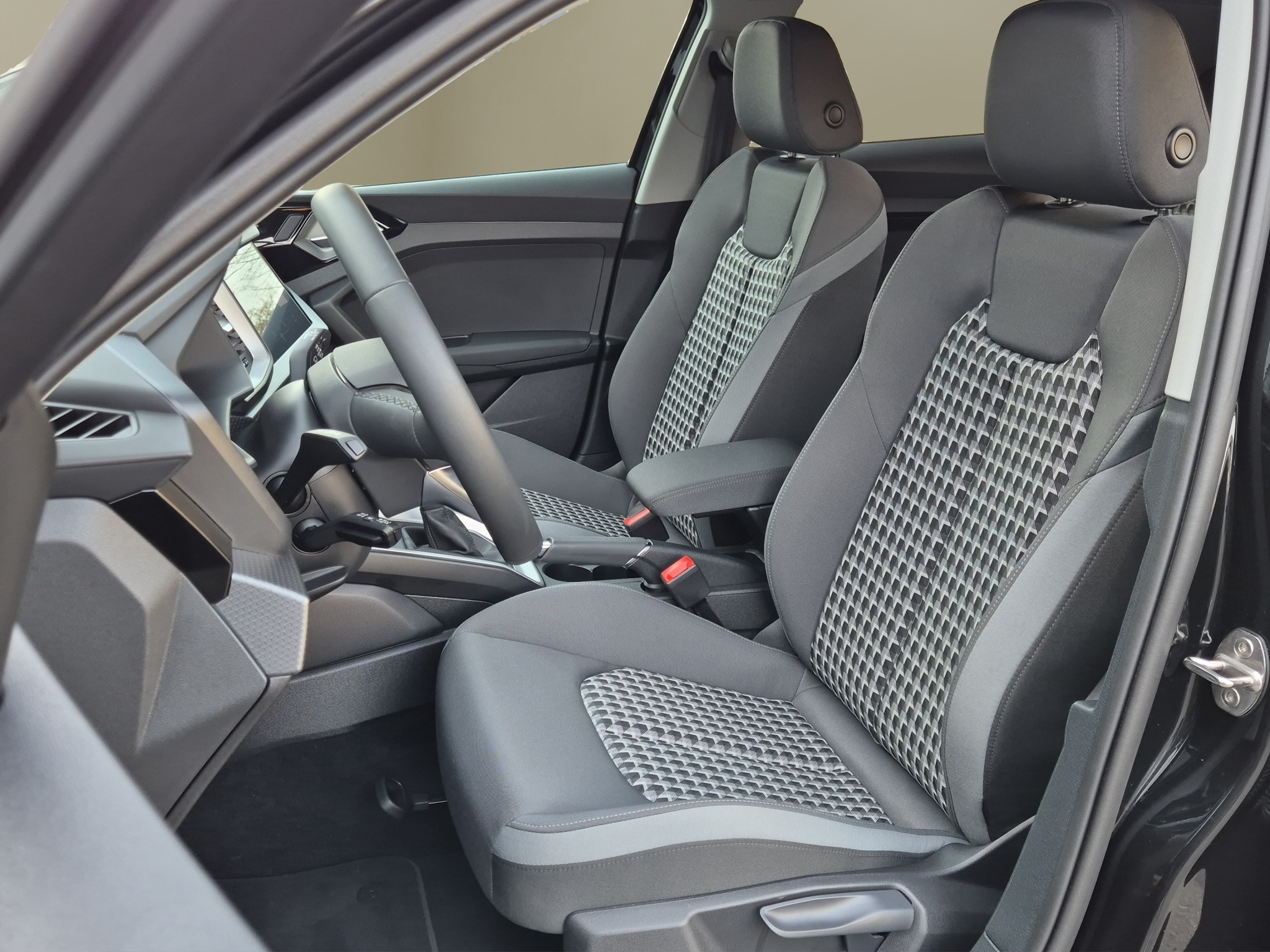 listing desktop thumbnail image 8