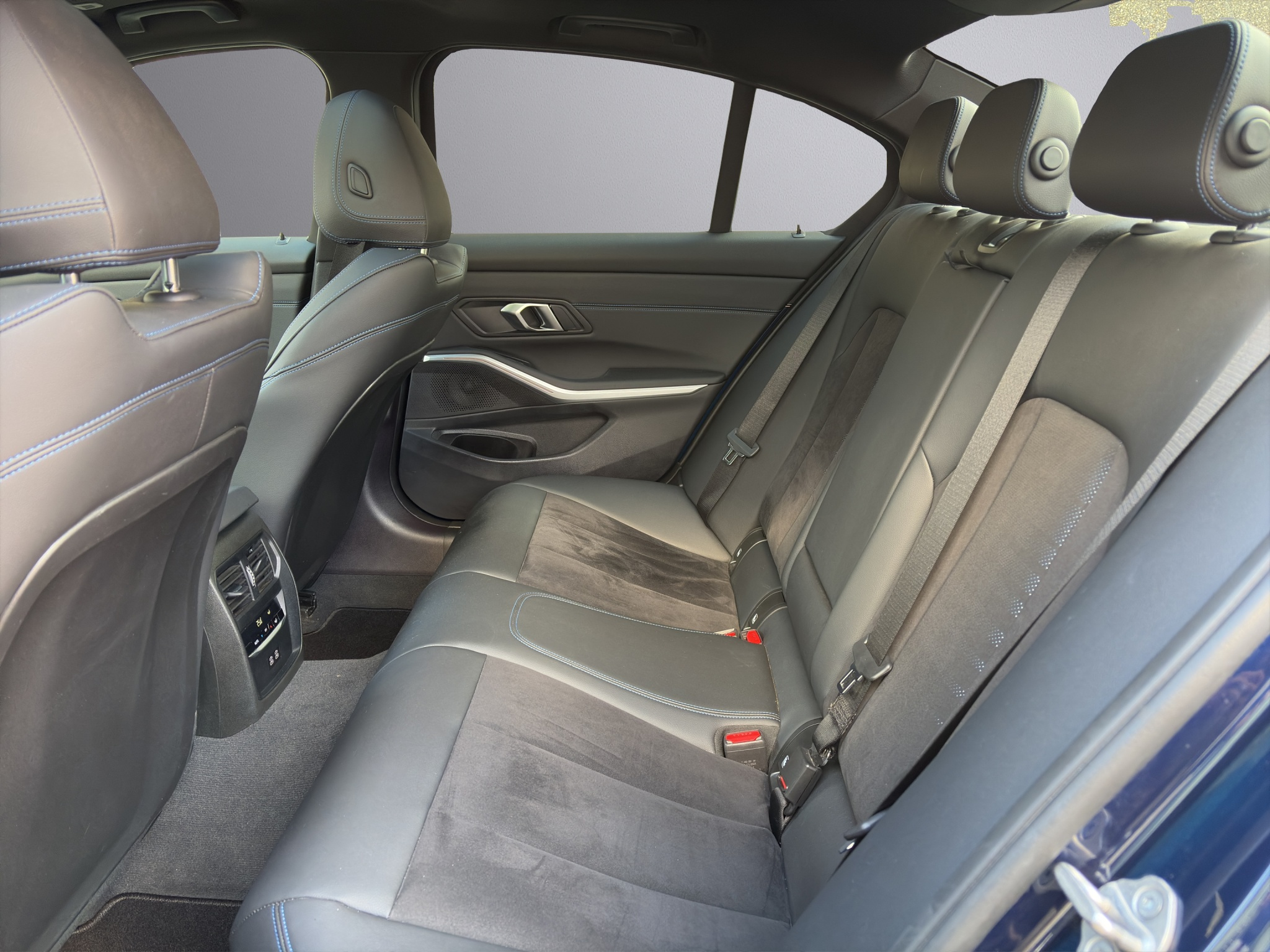 listing desktop thumbnail image 15