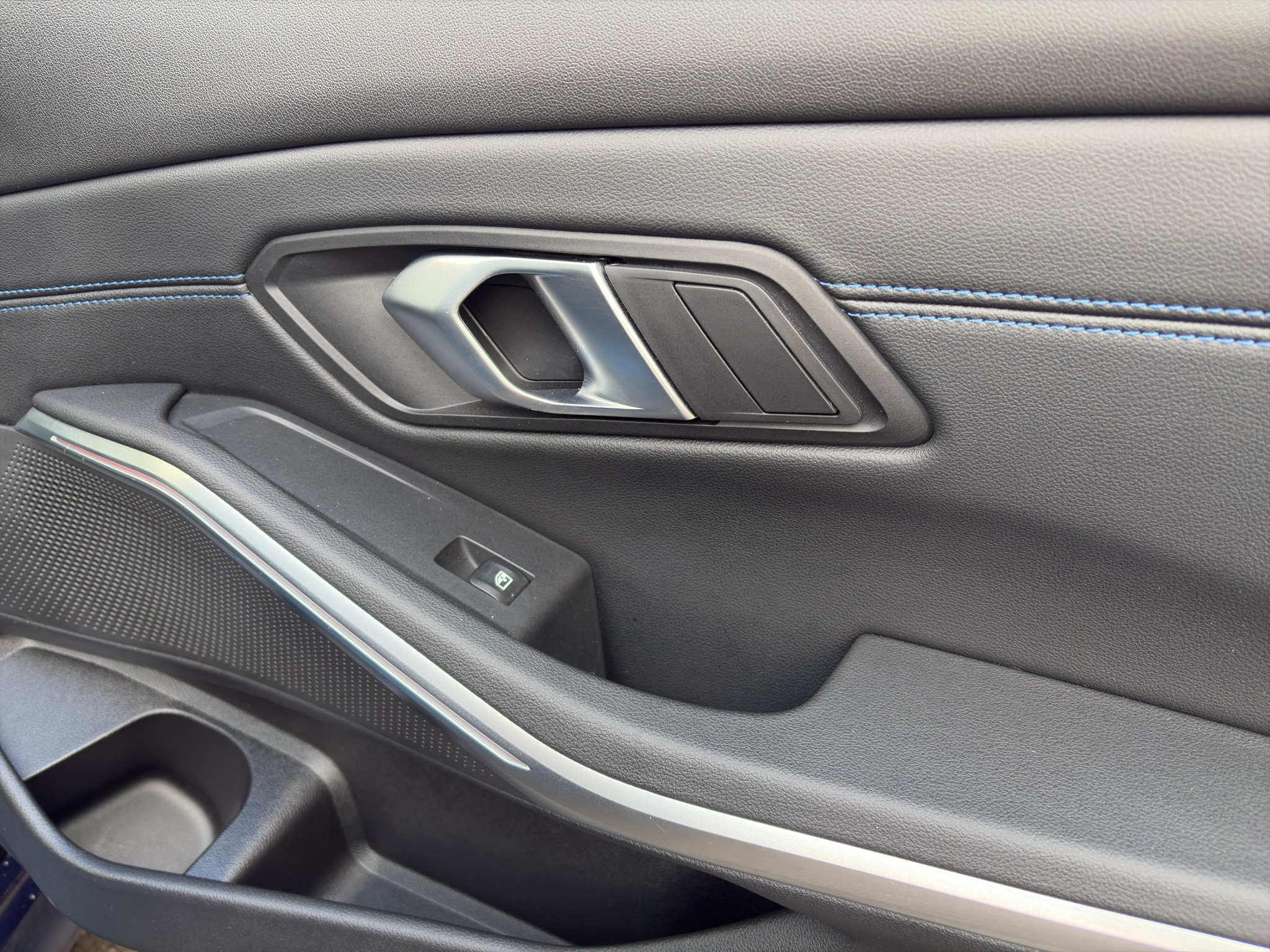 listing desktop thumbnail image 18