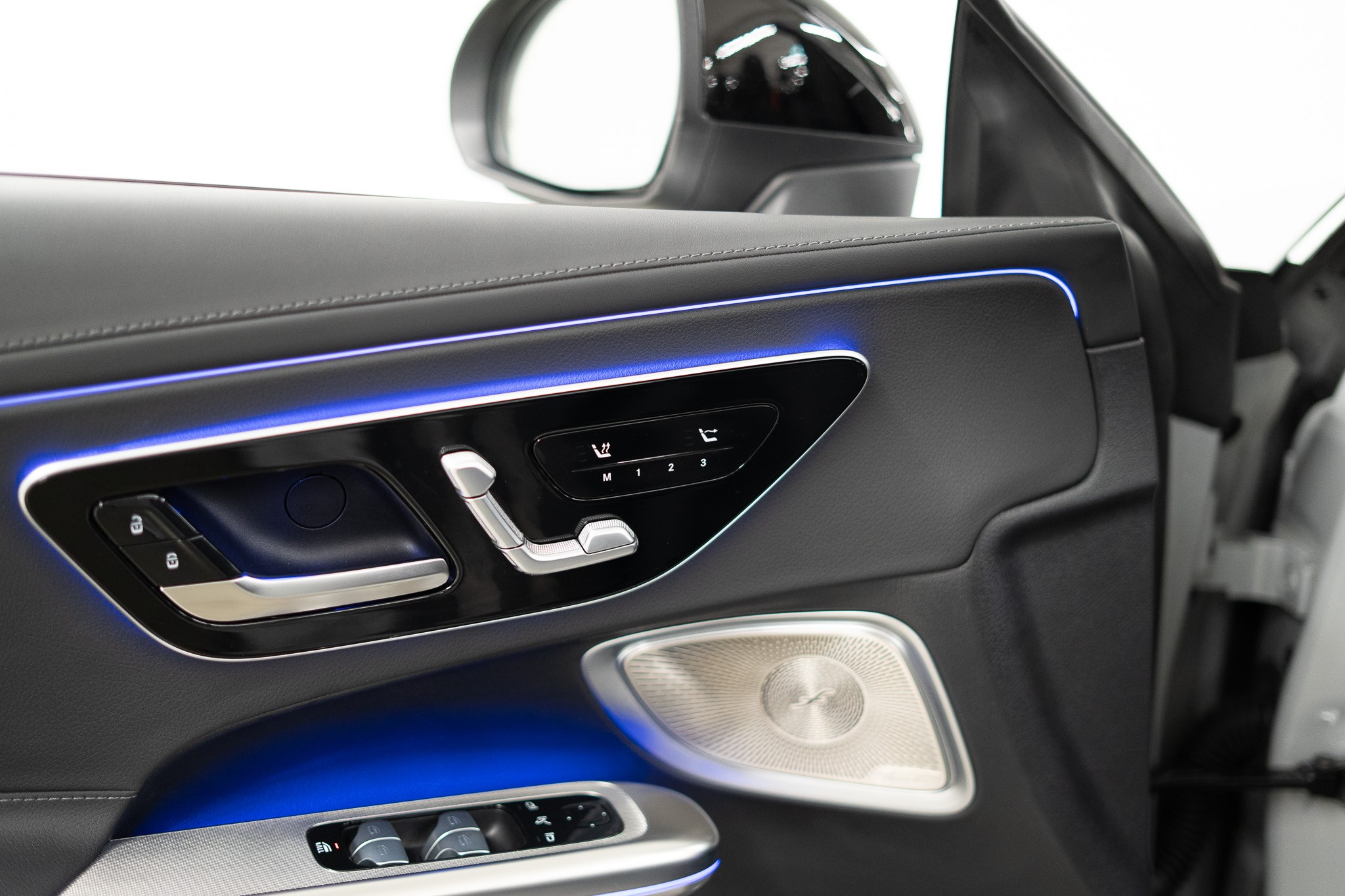 listing desktop thumbnail image 15