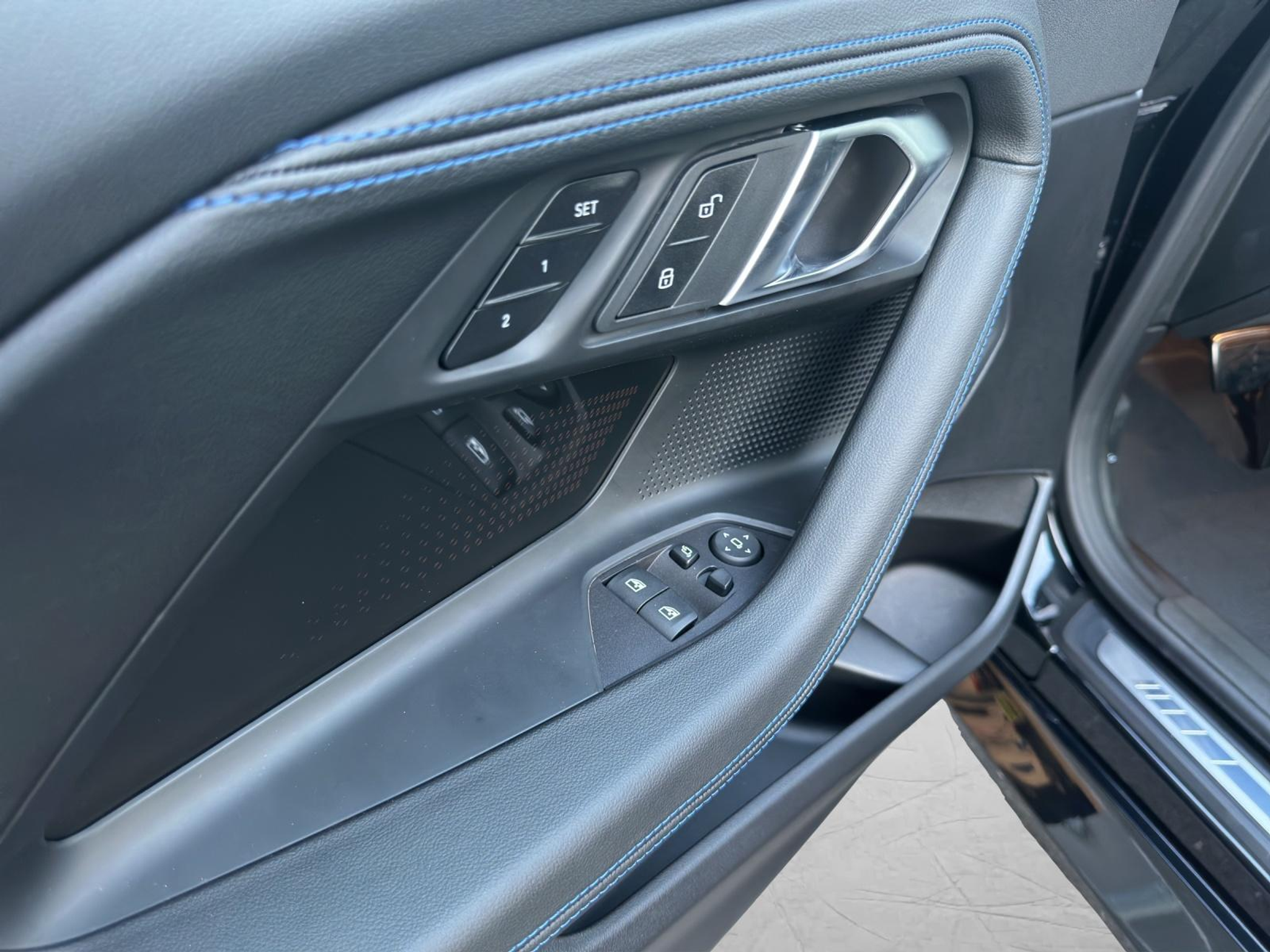 listing desktop thumbnail image 16