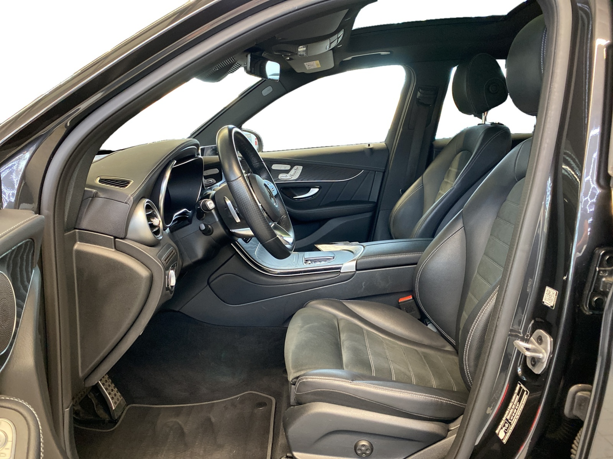 listing desktop thumbnail image 6