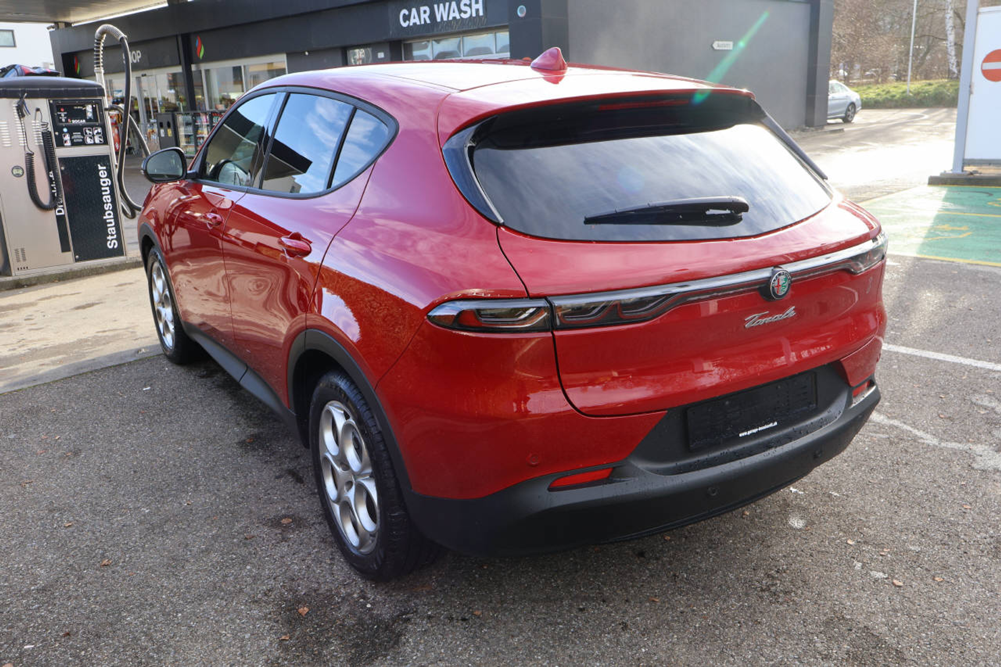 listing desktop thumbnail image 4