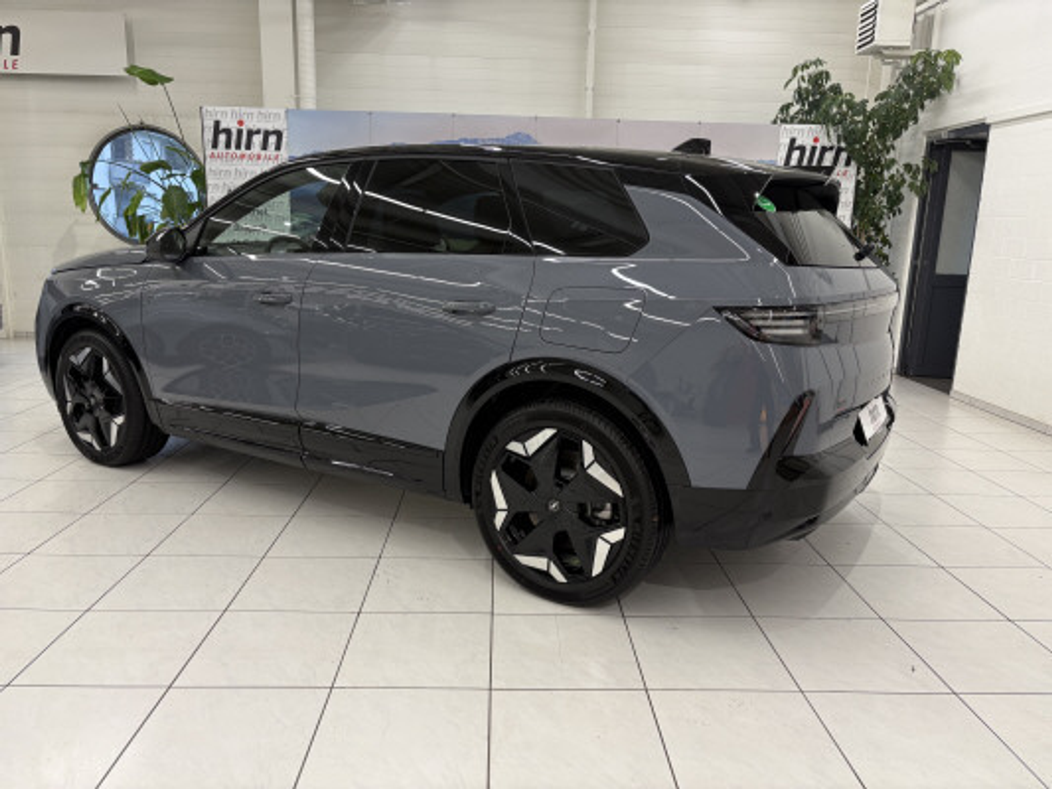 listing desktop thumbnail image 2