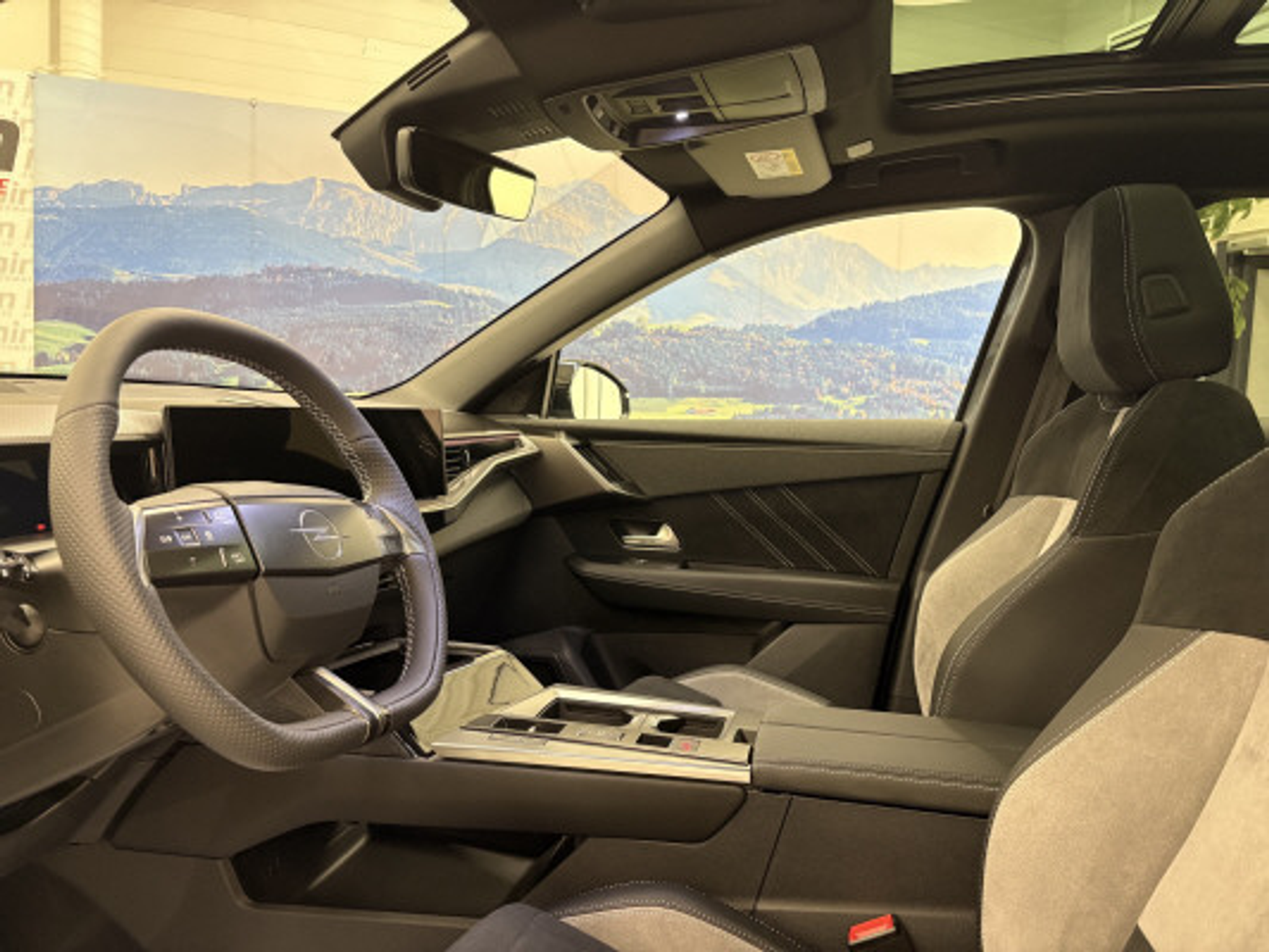 listing desktop thumbnail image 4