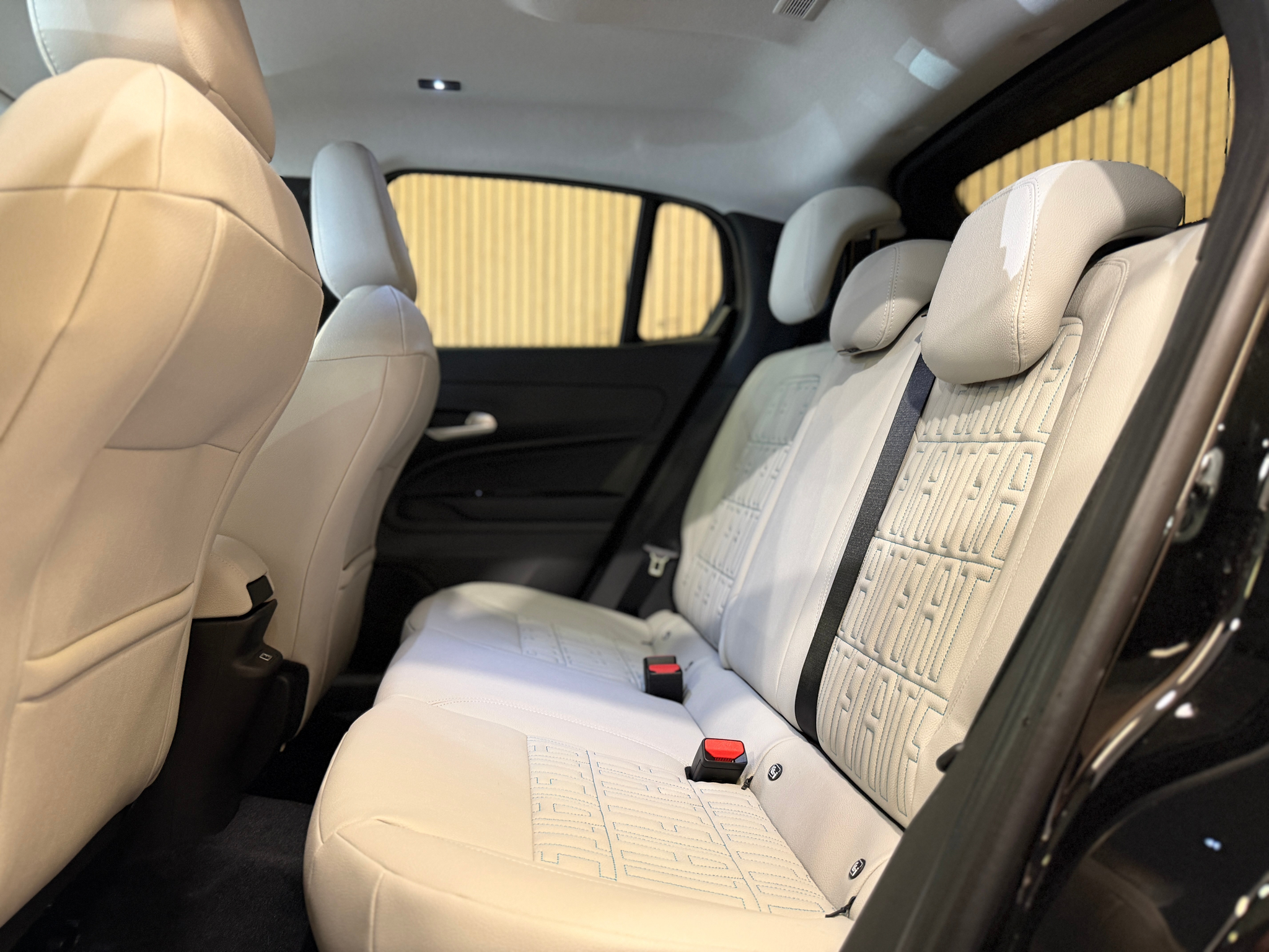 listing desktop thumbnail image 8