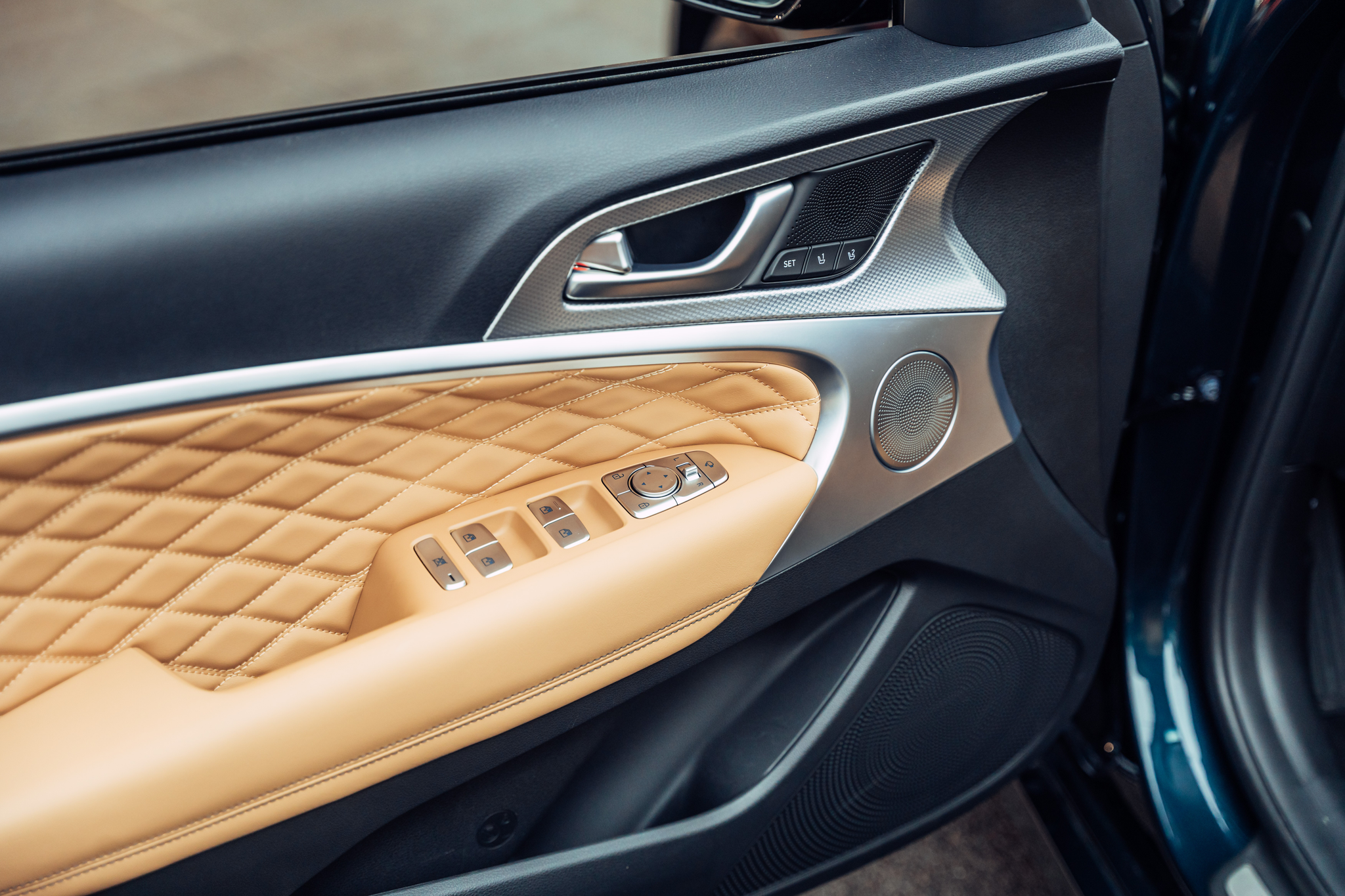 listing desktop thumbnail image 12