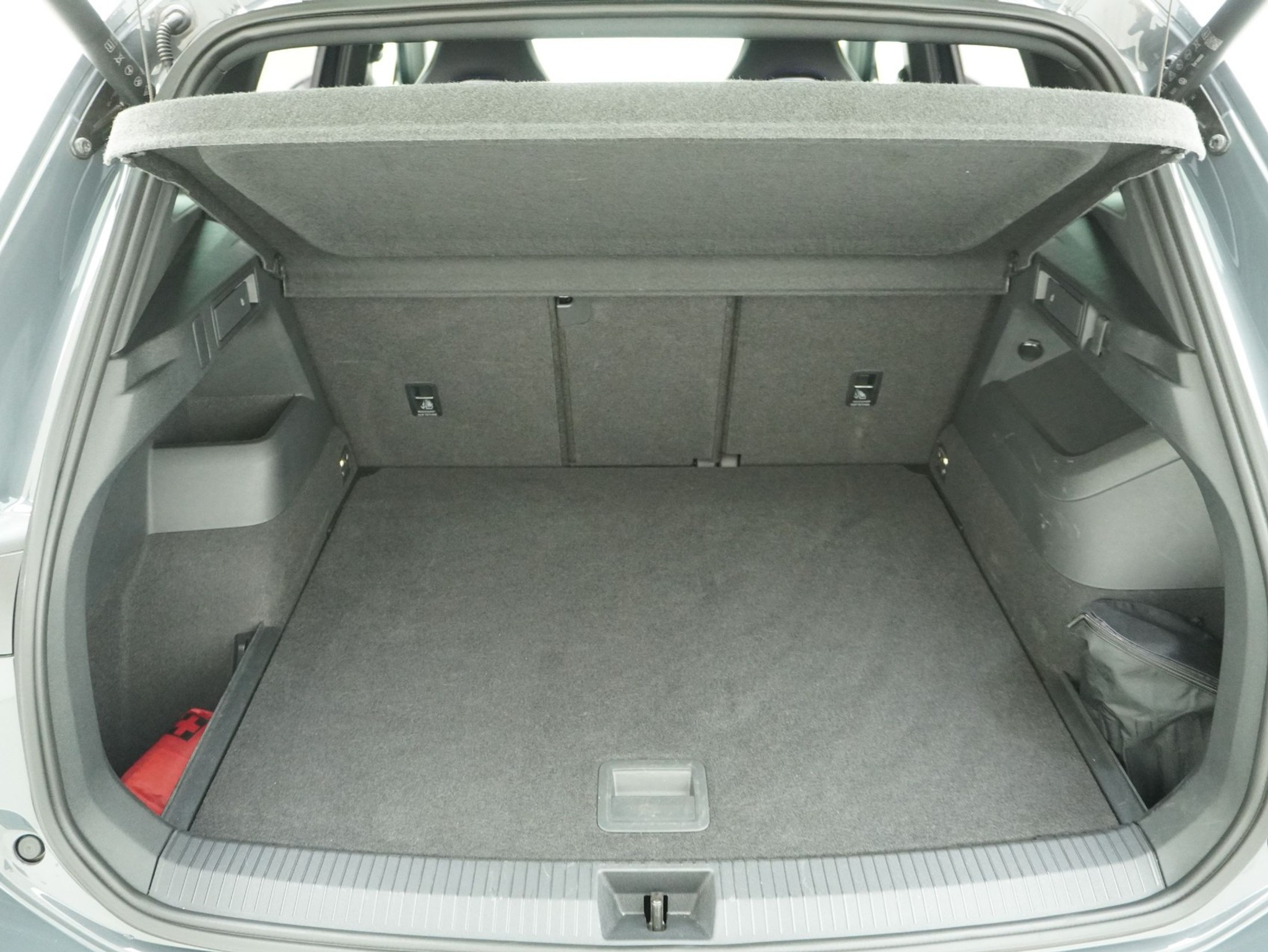 listing desktop thumbnail image 11