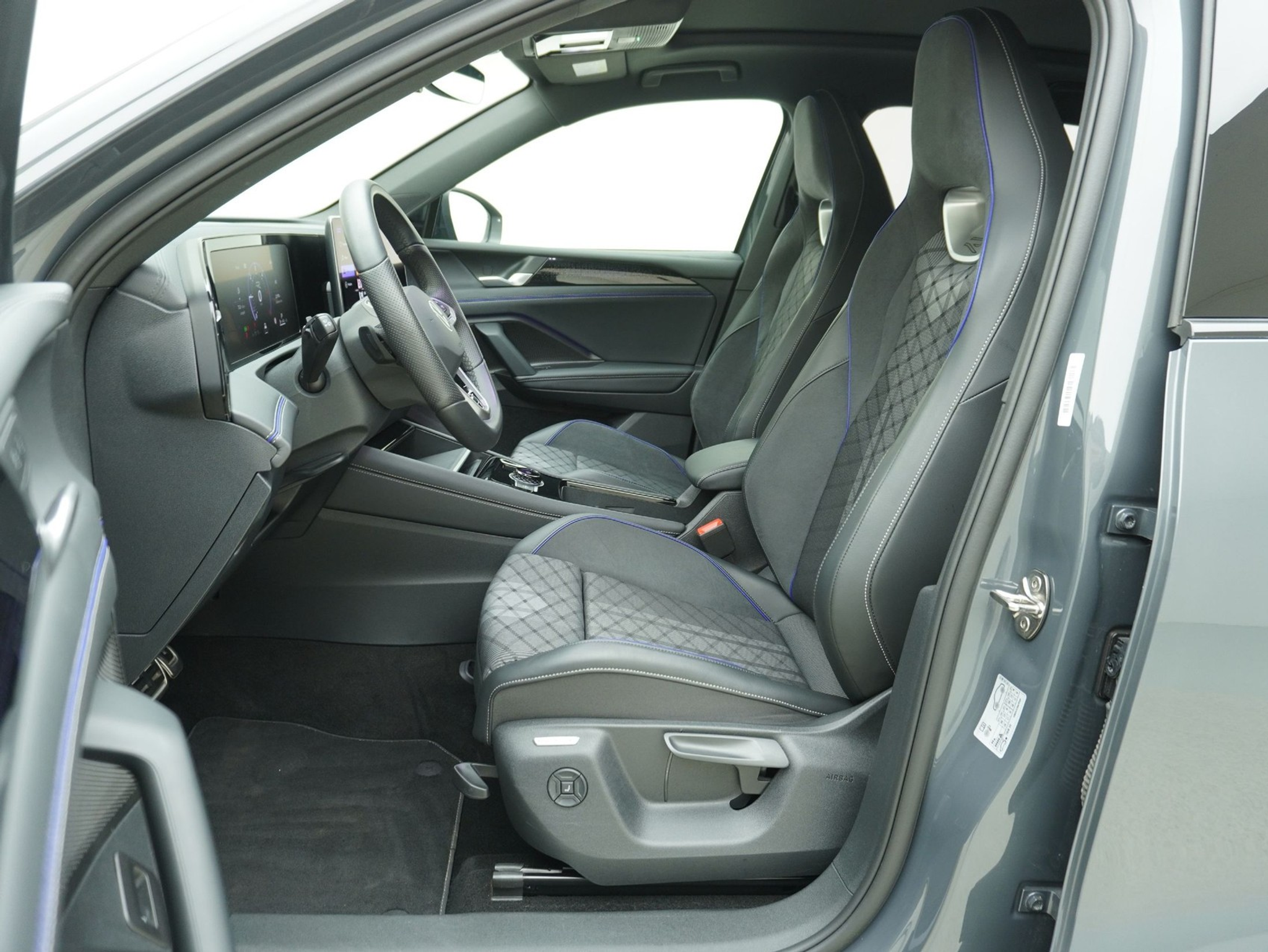 listing desktop thumbnail image 8