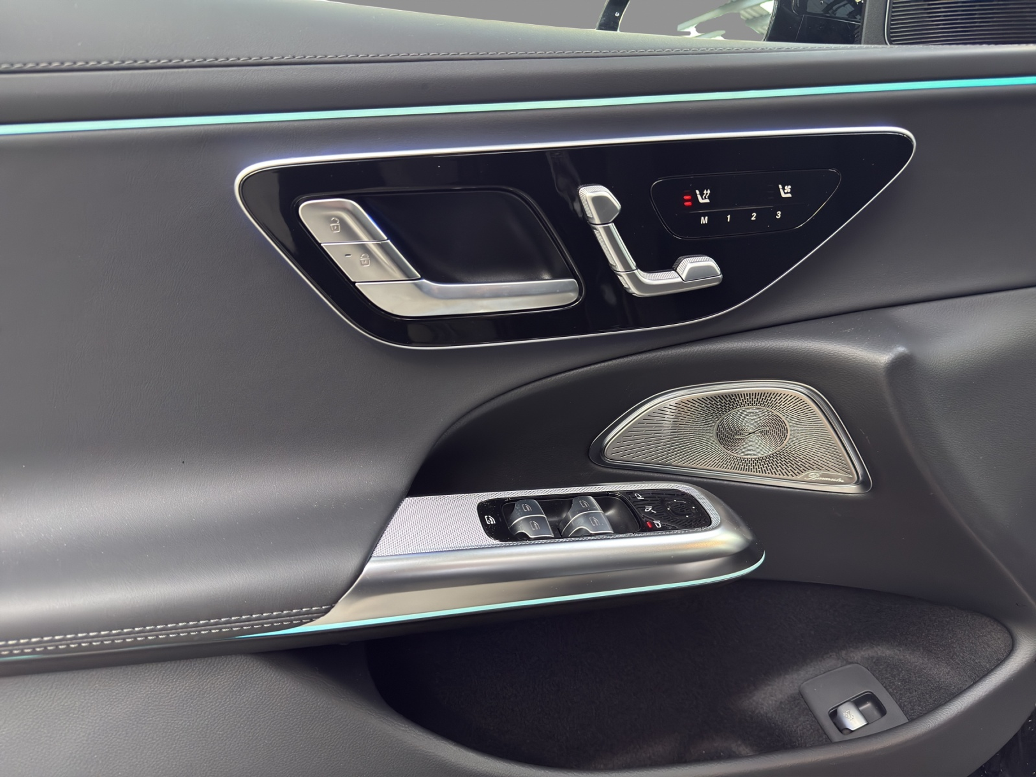 listing desktop thumbnail image 14