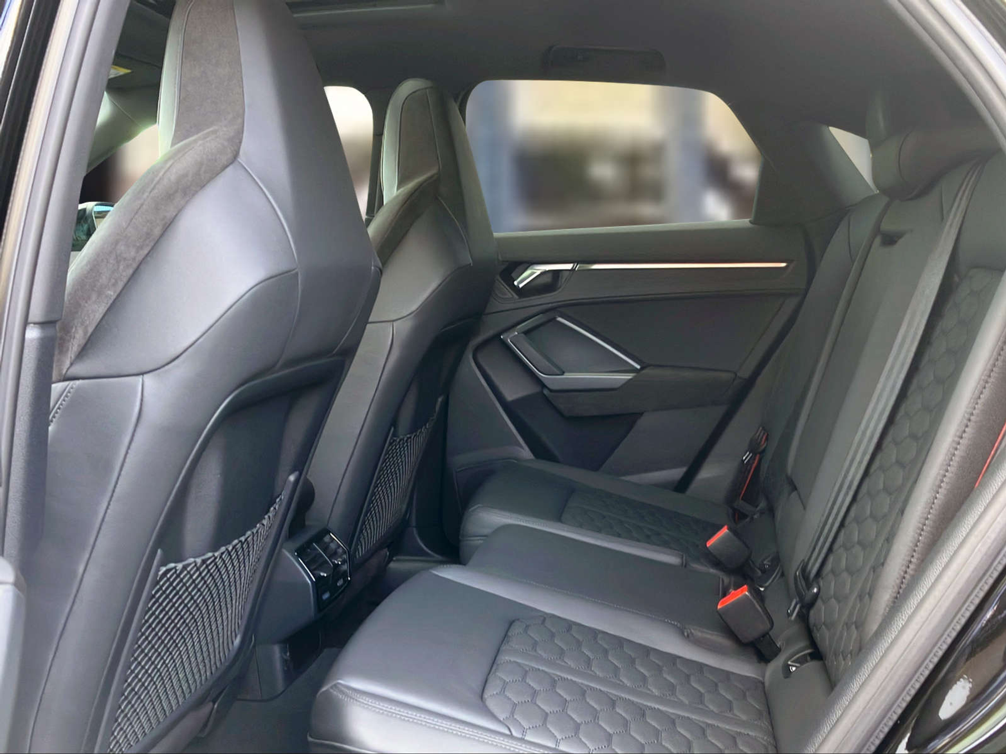 listing desktop thumbnail image 9