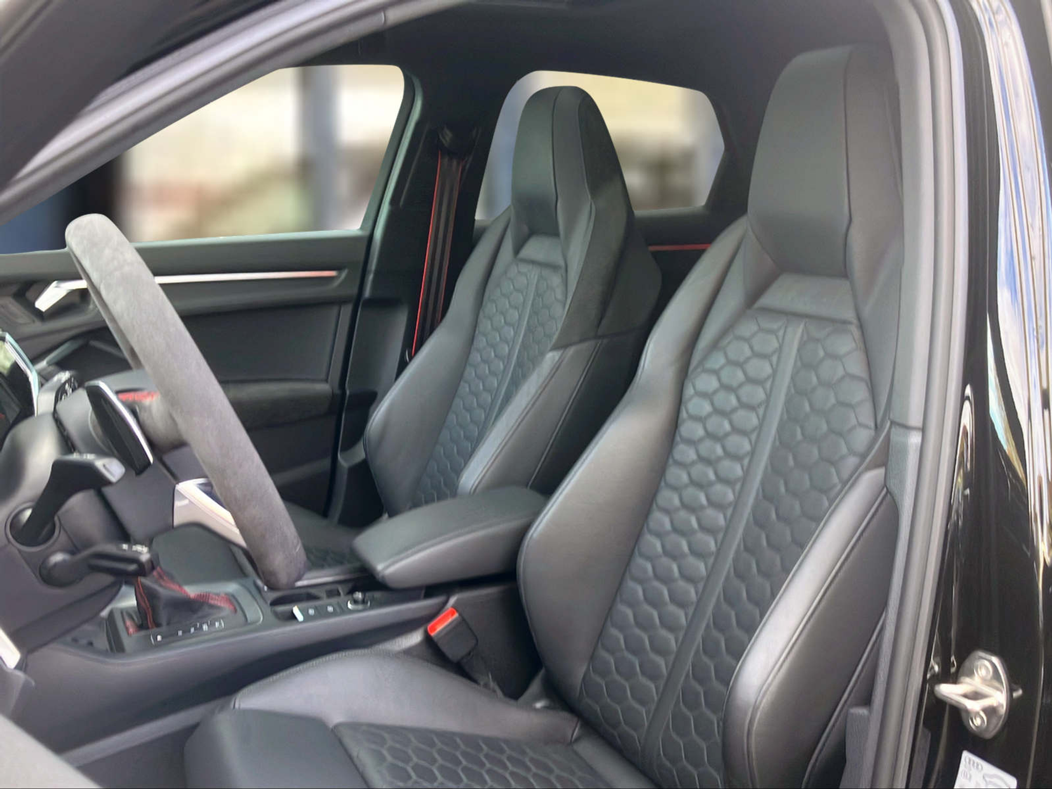 listing desktop thumbnail image 7