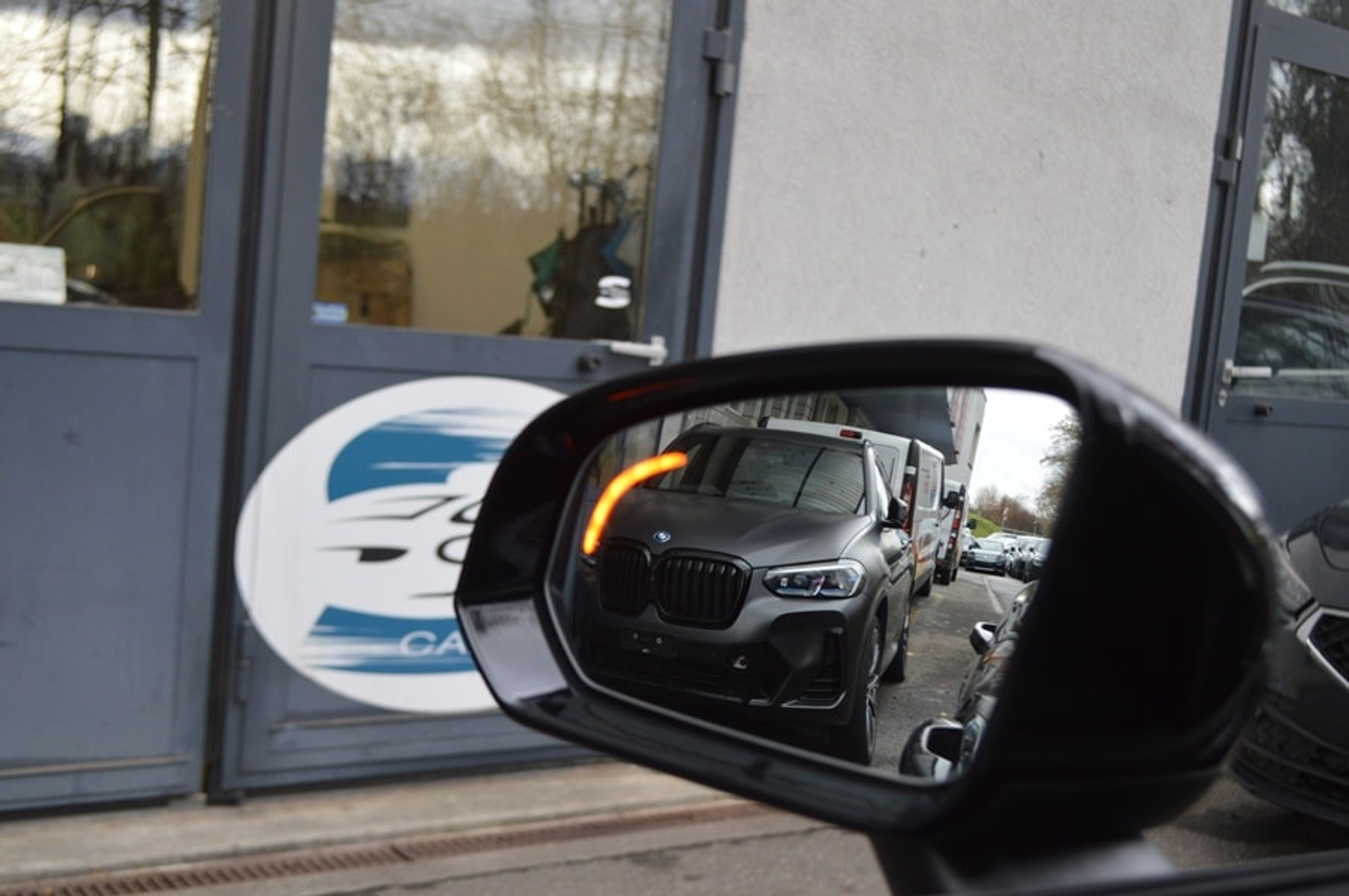 listing desktop thumbnail image 10