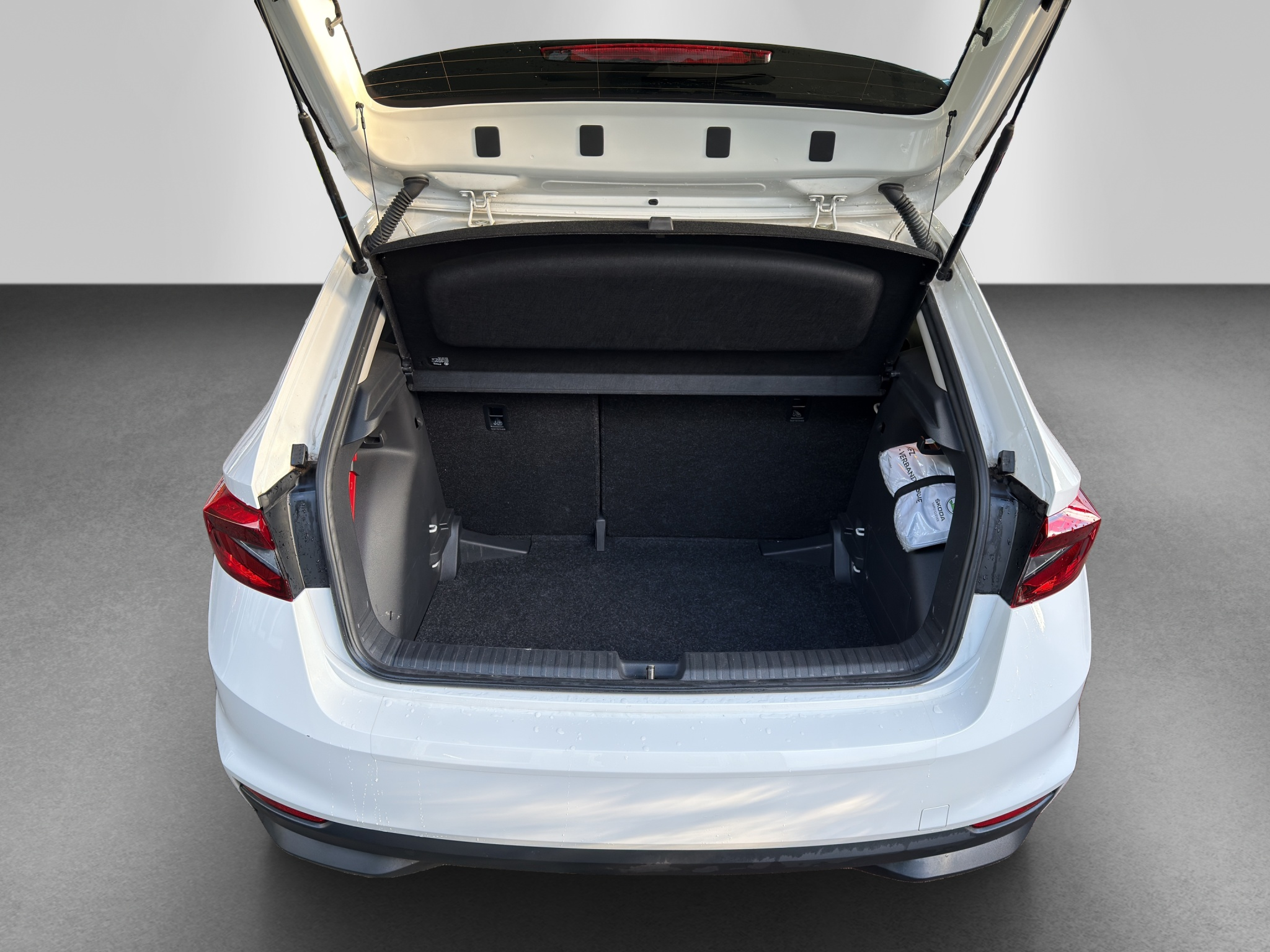 listing desktop thumbnail image 15