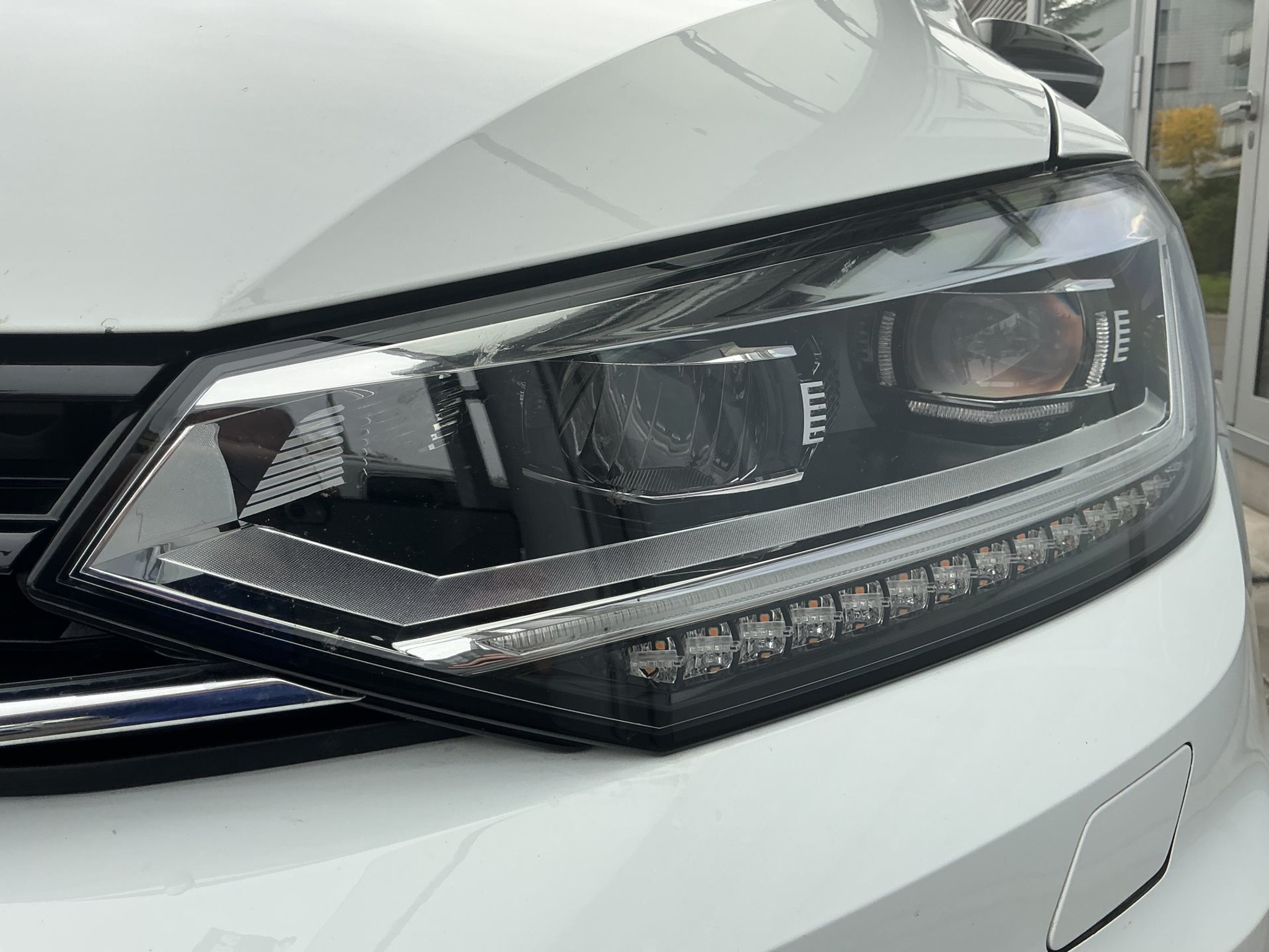 listing desktop thumbnail image 6