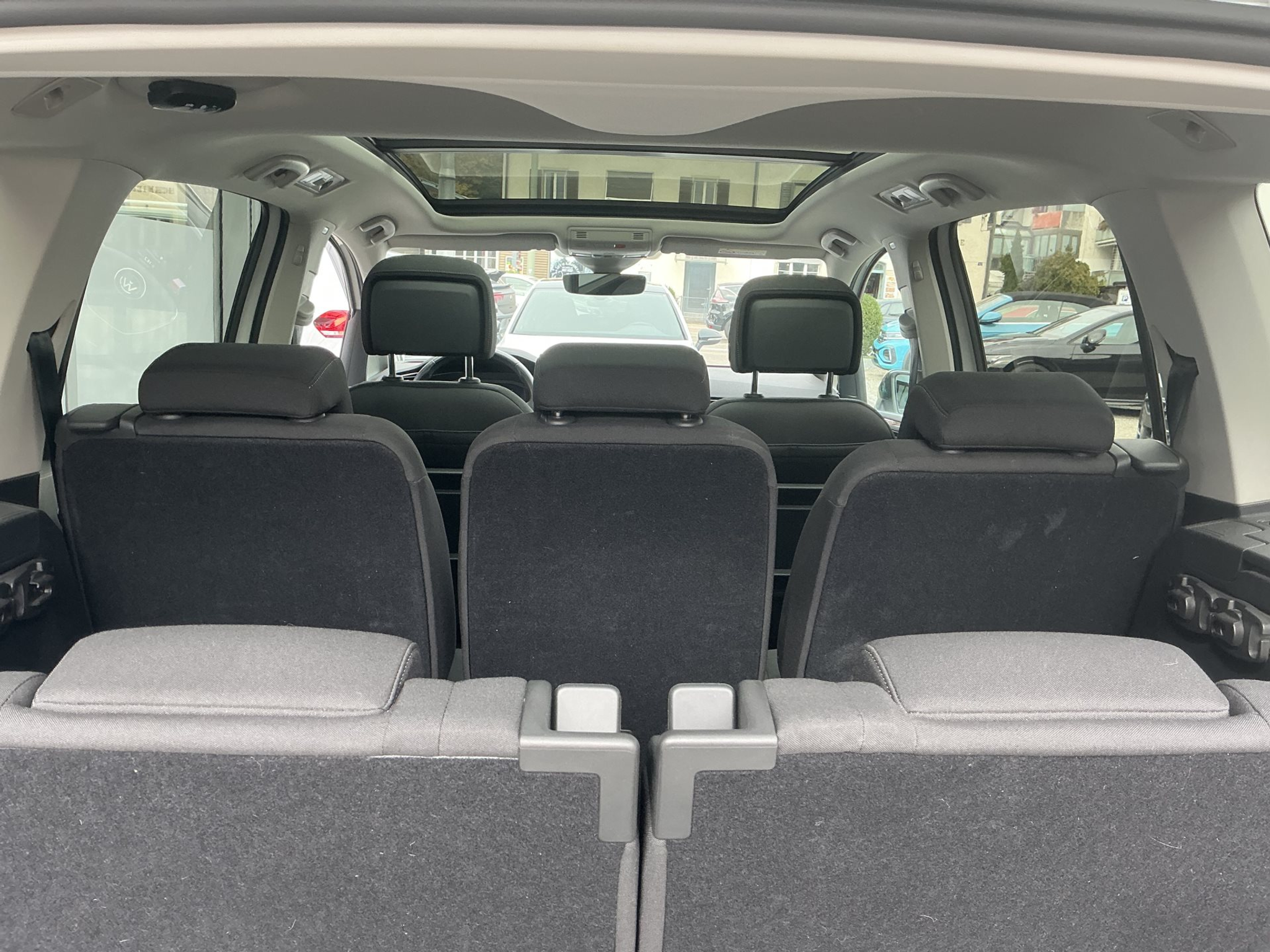 listing desktop thumbnail image 26