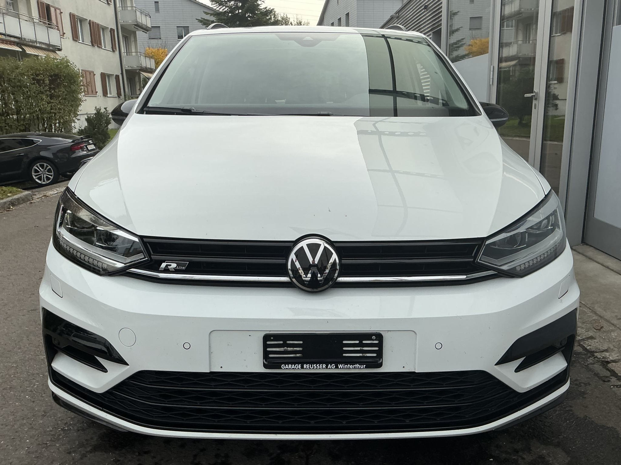 listing desktop thumbnail image 1