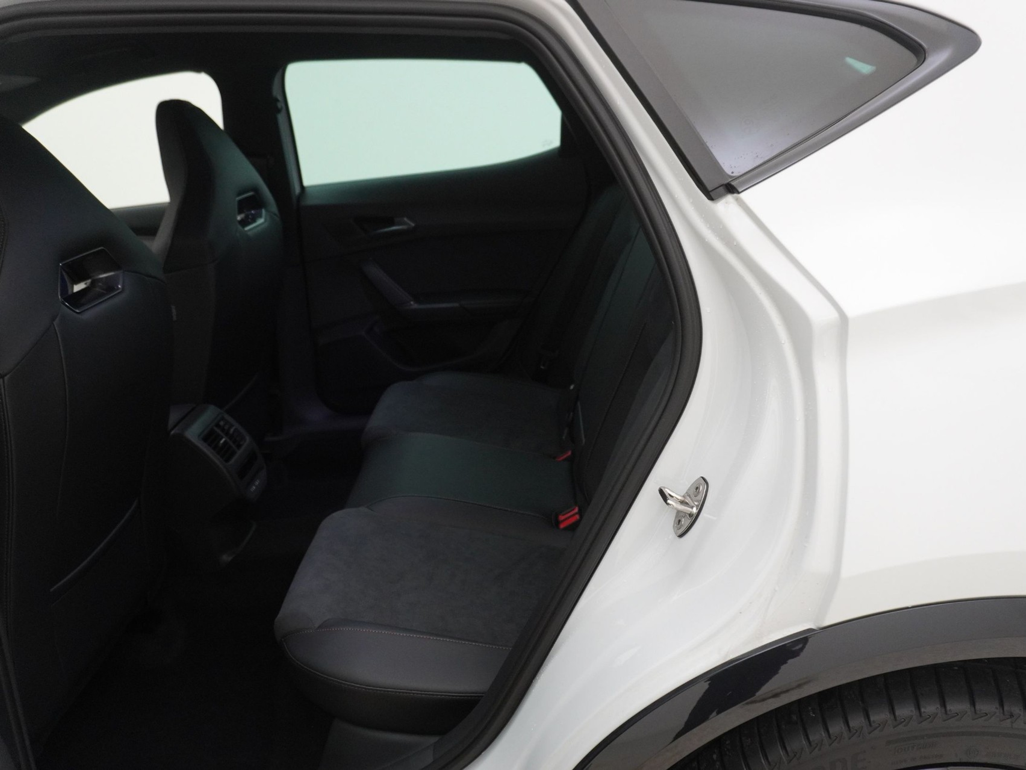 listing desktop thumbnail image 16