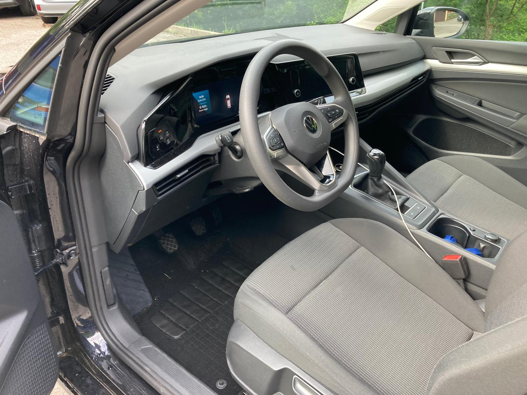 listing desktop thumbnail image 11