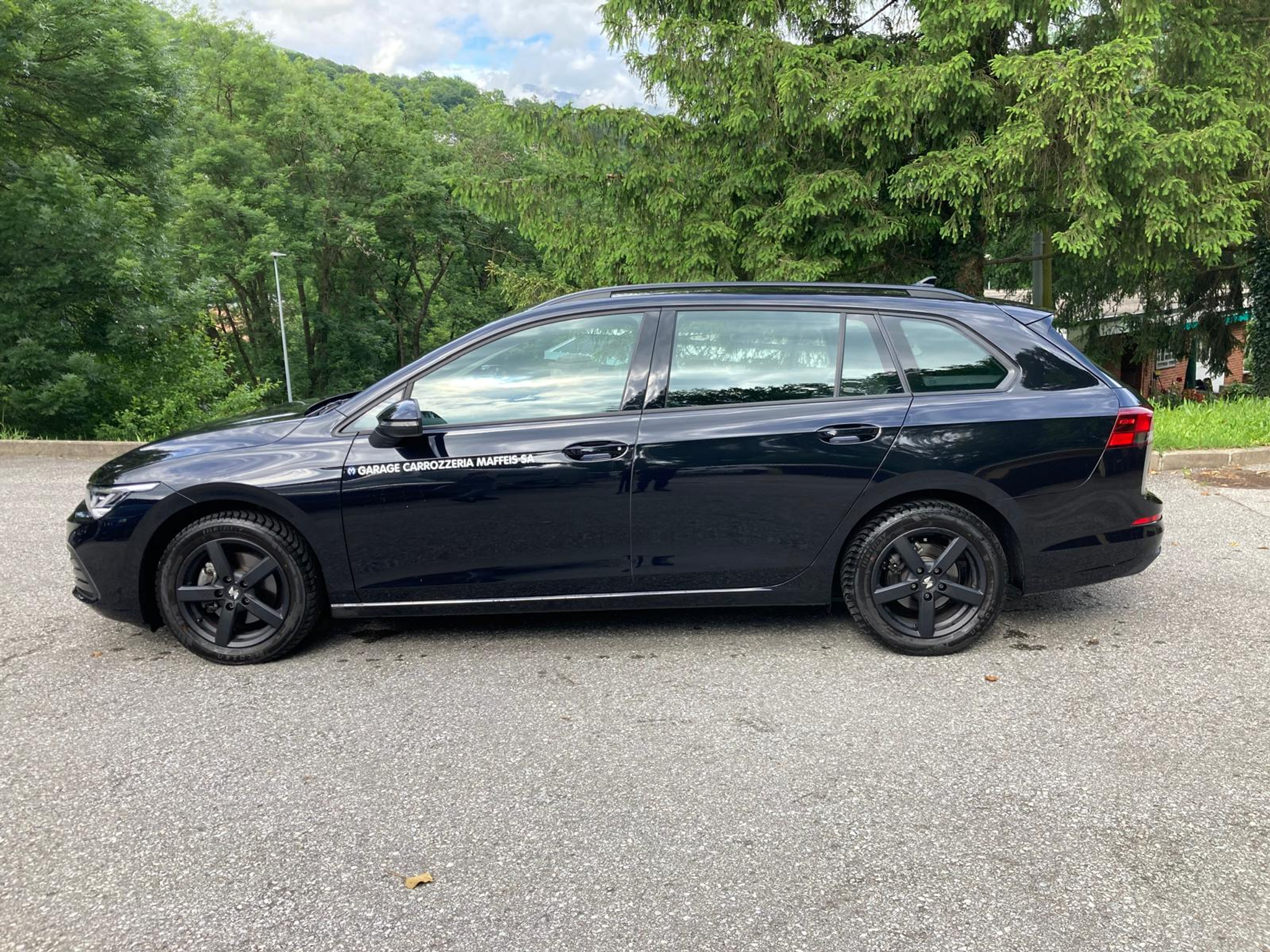 listing desktop thumbnail image 10