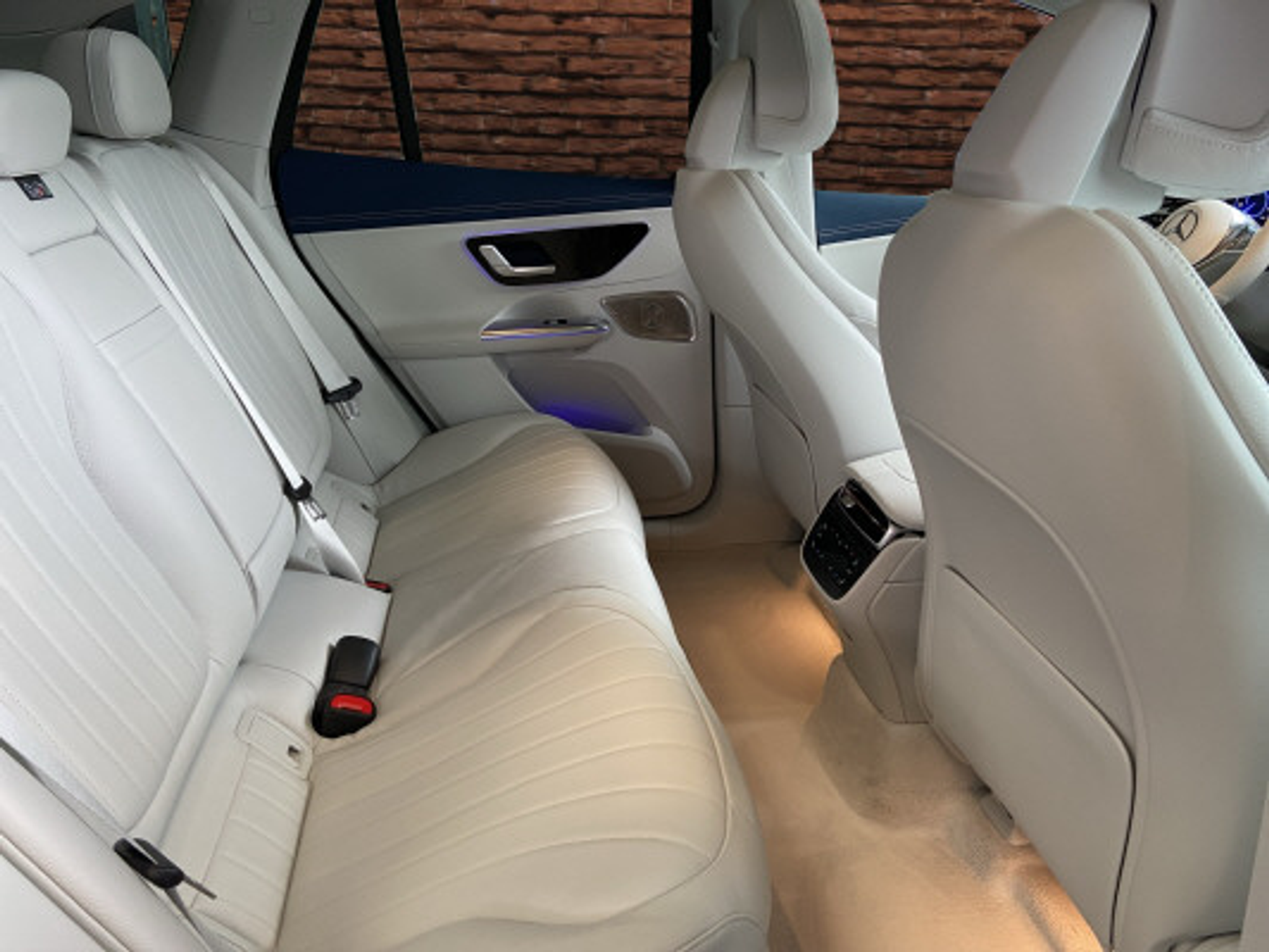 listing desktop thumbnail image 13