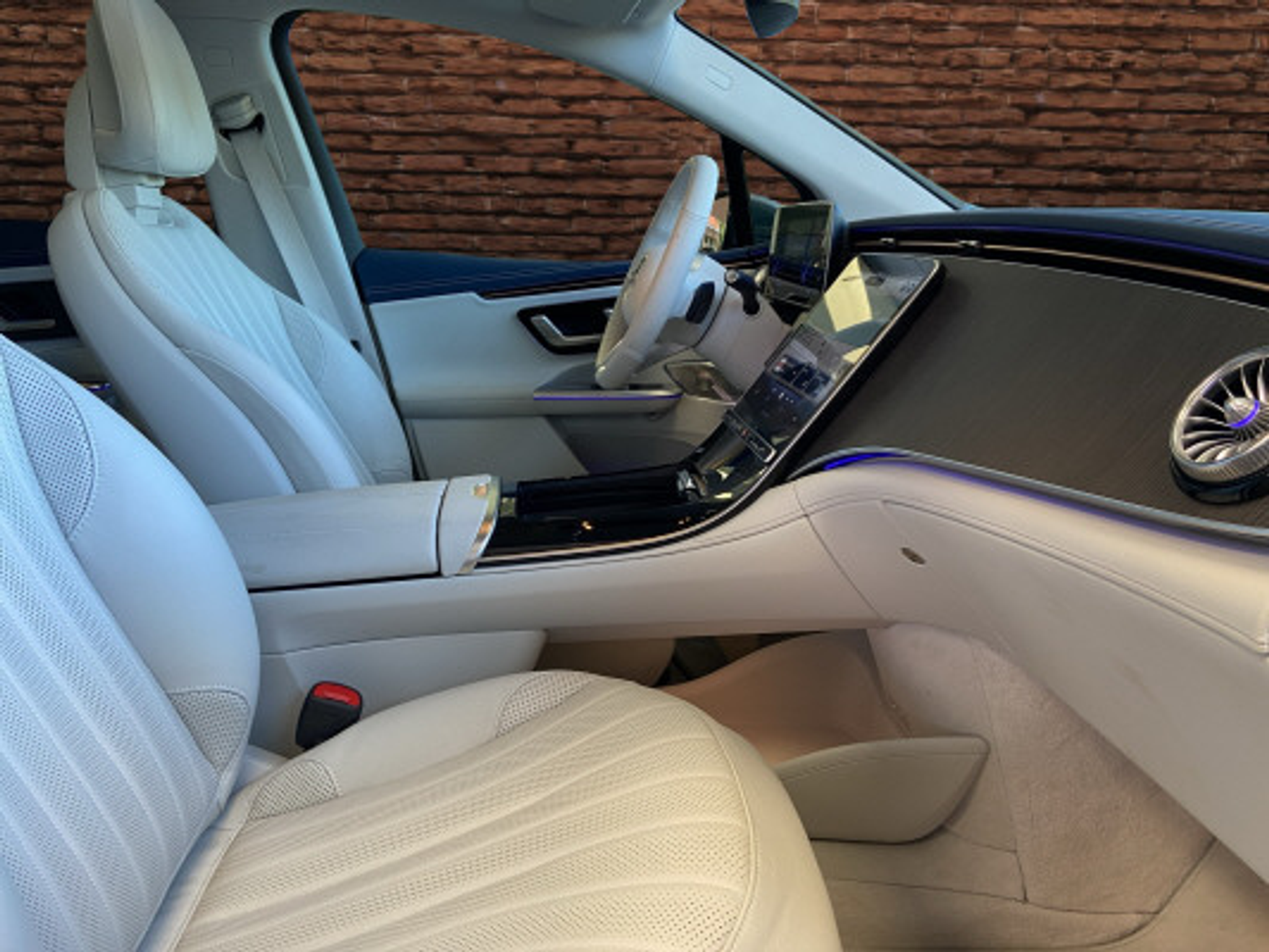 listing desktop thumbnail image 12