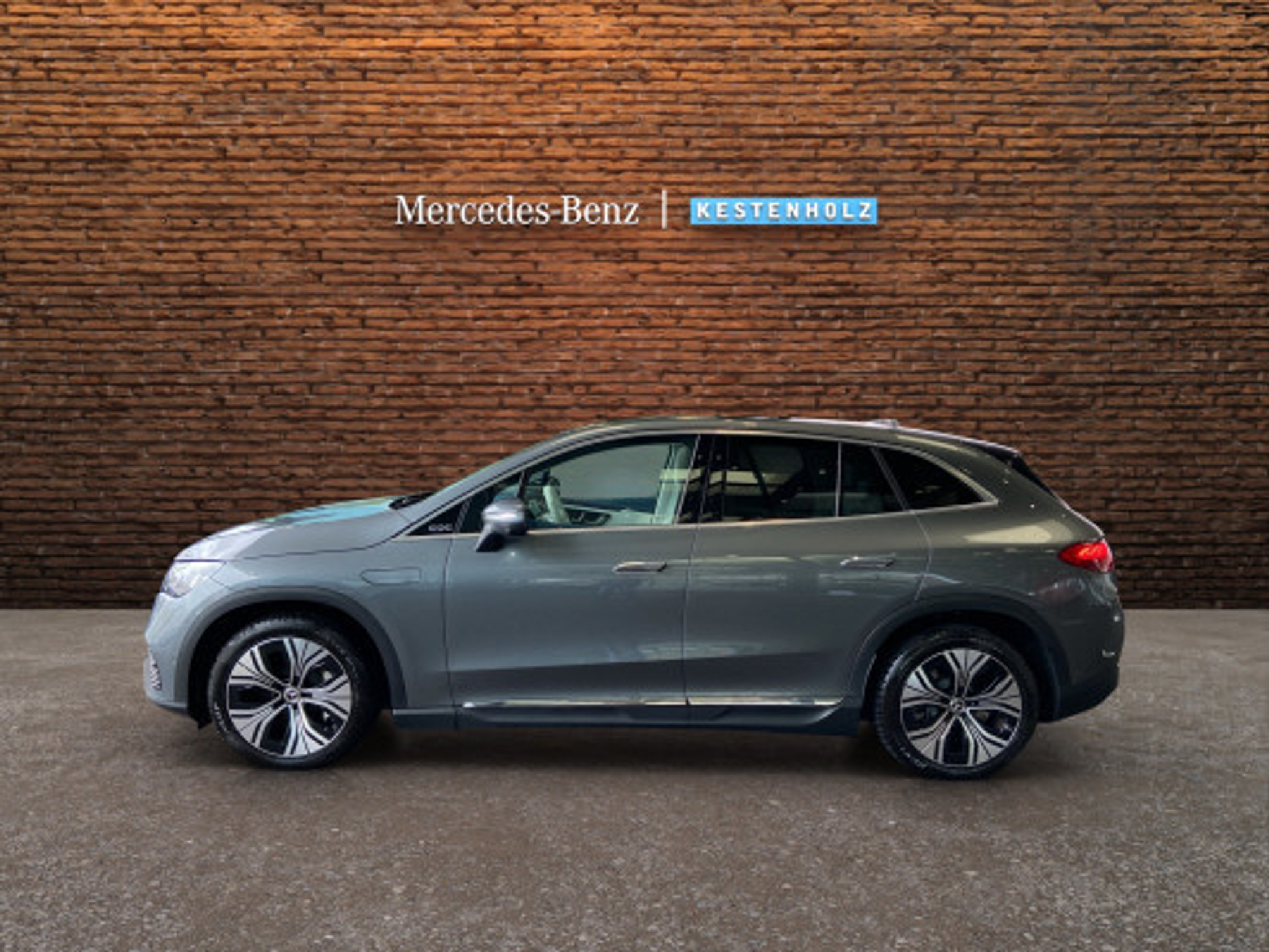 listing desktop thumbnail image 3