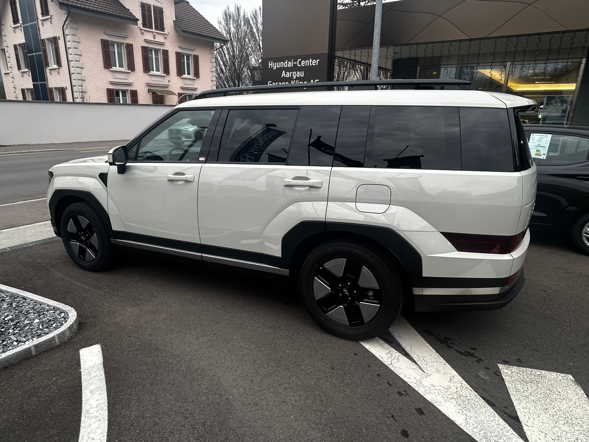 listing desktop thumbnail image 7