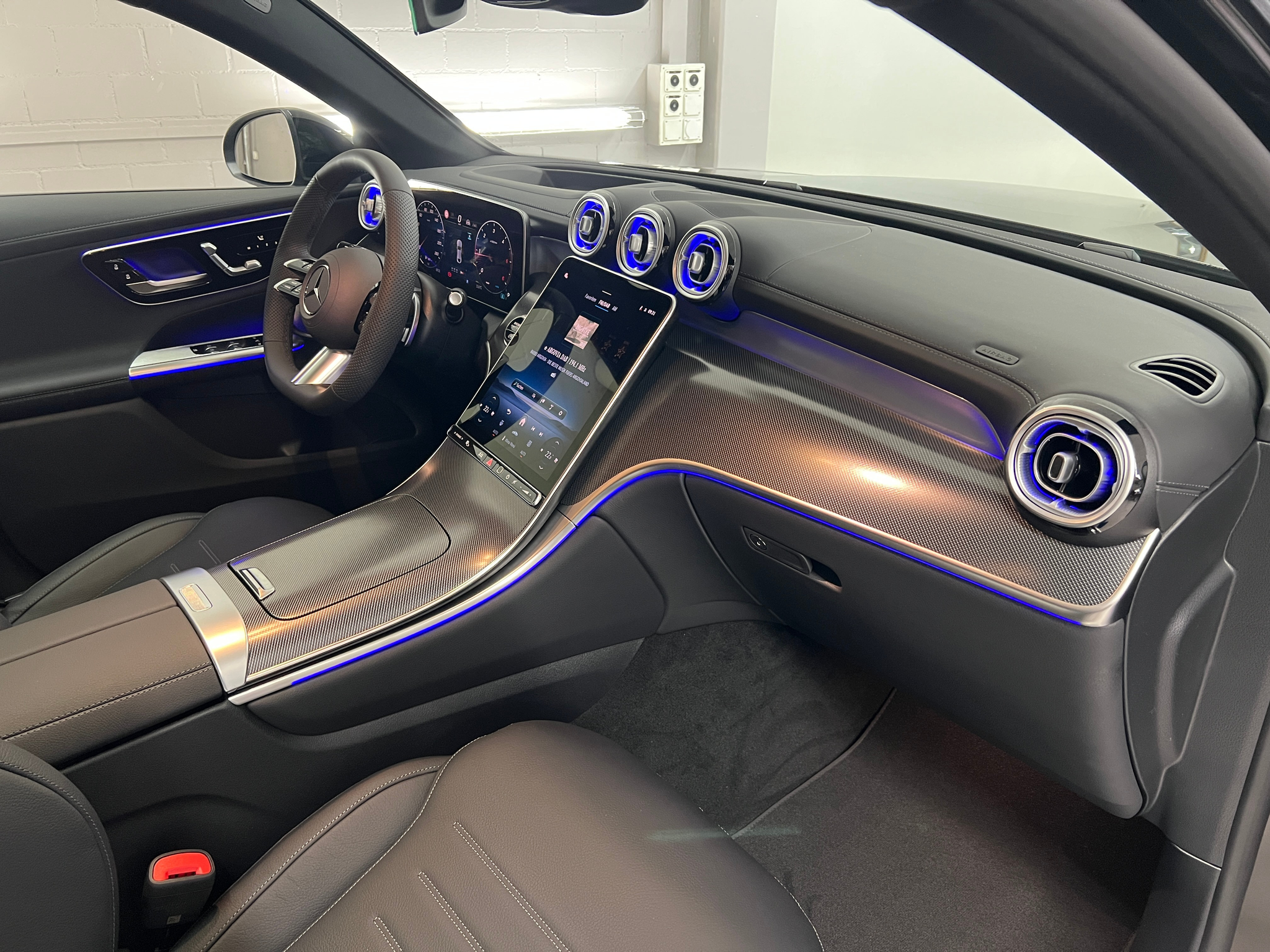 listing desktop thumbnail image 11