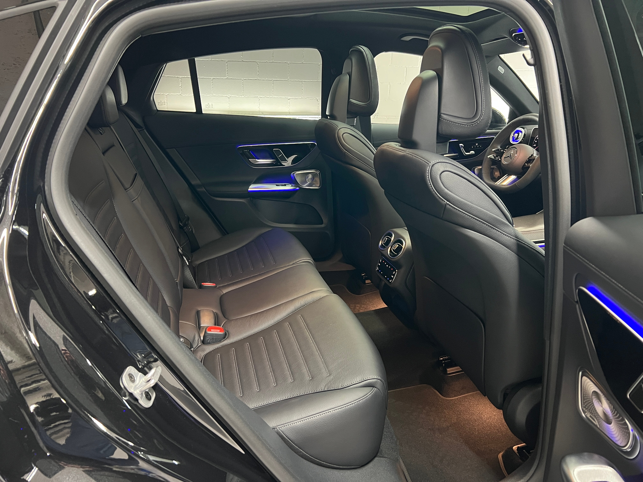 listing desktop thumbnail image 8